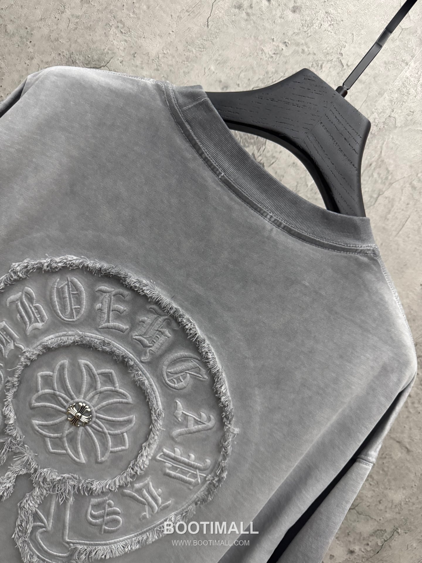Chrome Hearts 2026 Spring Embroidered Washed Cotton Short Sleeve T-Shirt 크롬하츠 2026 봄 시즌 자수 워싱 코튼 반팔 티셔츠 26-2033 4