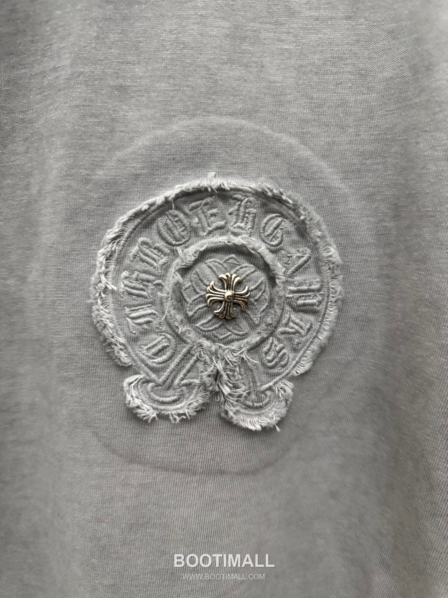 Chrome Hearts 2026 Spring Embroidered Washed Cotton Short Sleeve T-Shirt 크롬하츠 2026 봄 시즌 자수 워싱 코튼 반팔 티셔츠 26-2033 6