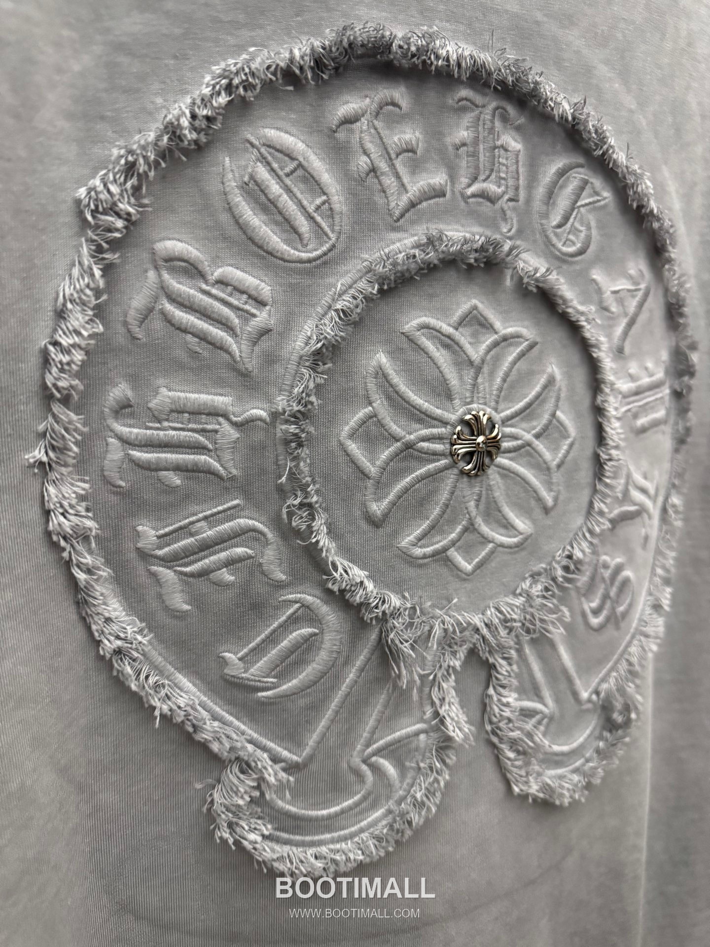 Chrome Hearts 2026 Spring Embroidered Washed Cotton Short Sleeve T-Shirt 크롬하츠 2026 봄 시즌 자수 워싱 코튼 반팔 티셔츠 26-2033 8