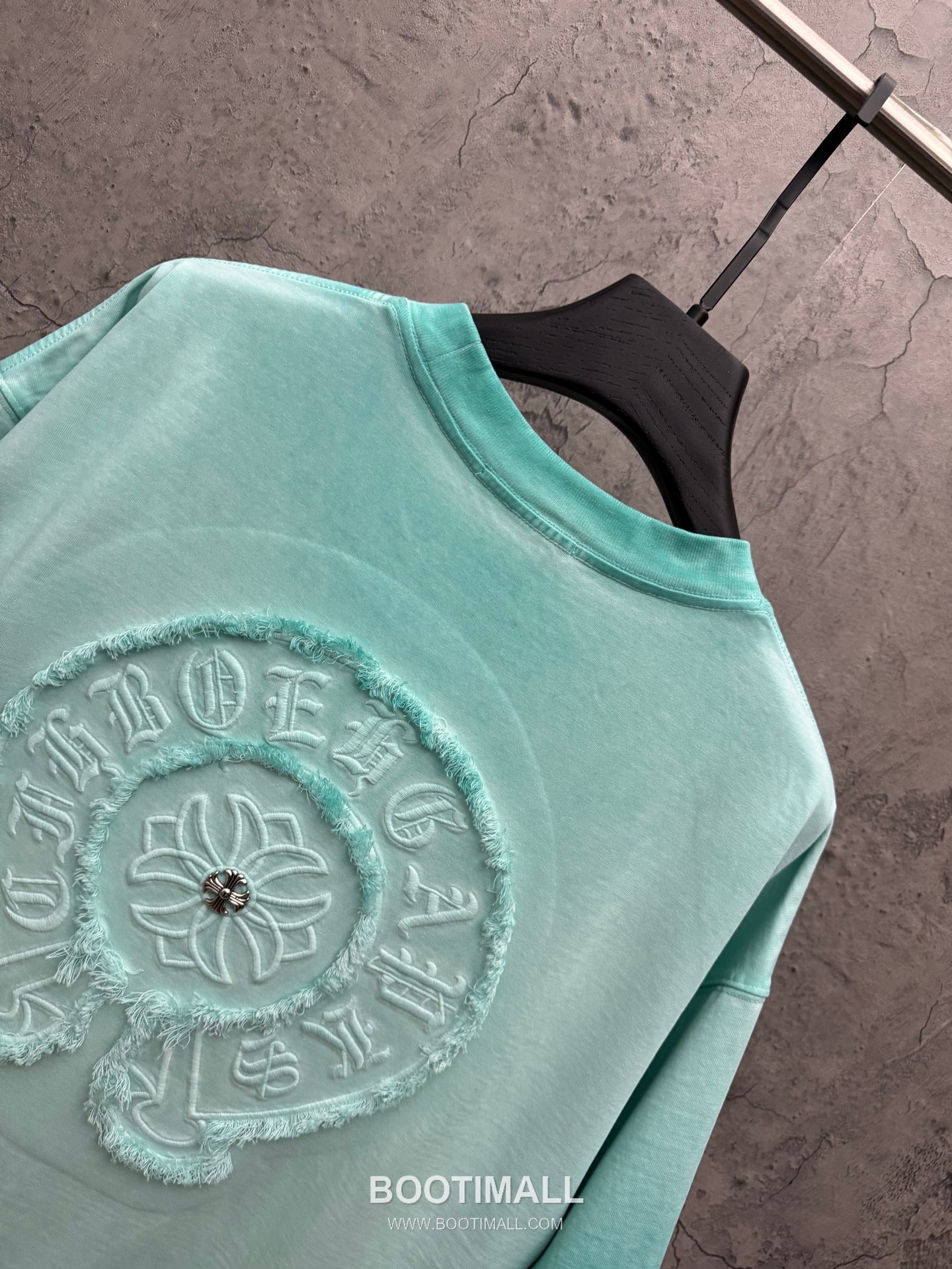 Chrome Hearts Embroidered Logo Washed Cotton Short Sleeve T-Shirt 크롬하츠 엠보 로고 워싱 코튼 반팔 티셔츠 4