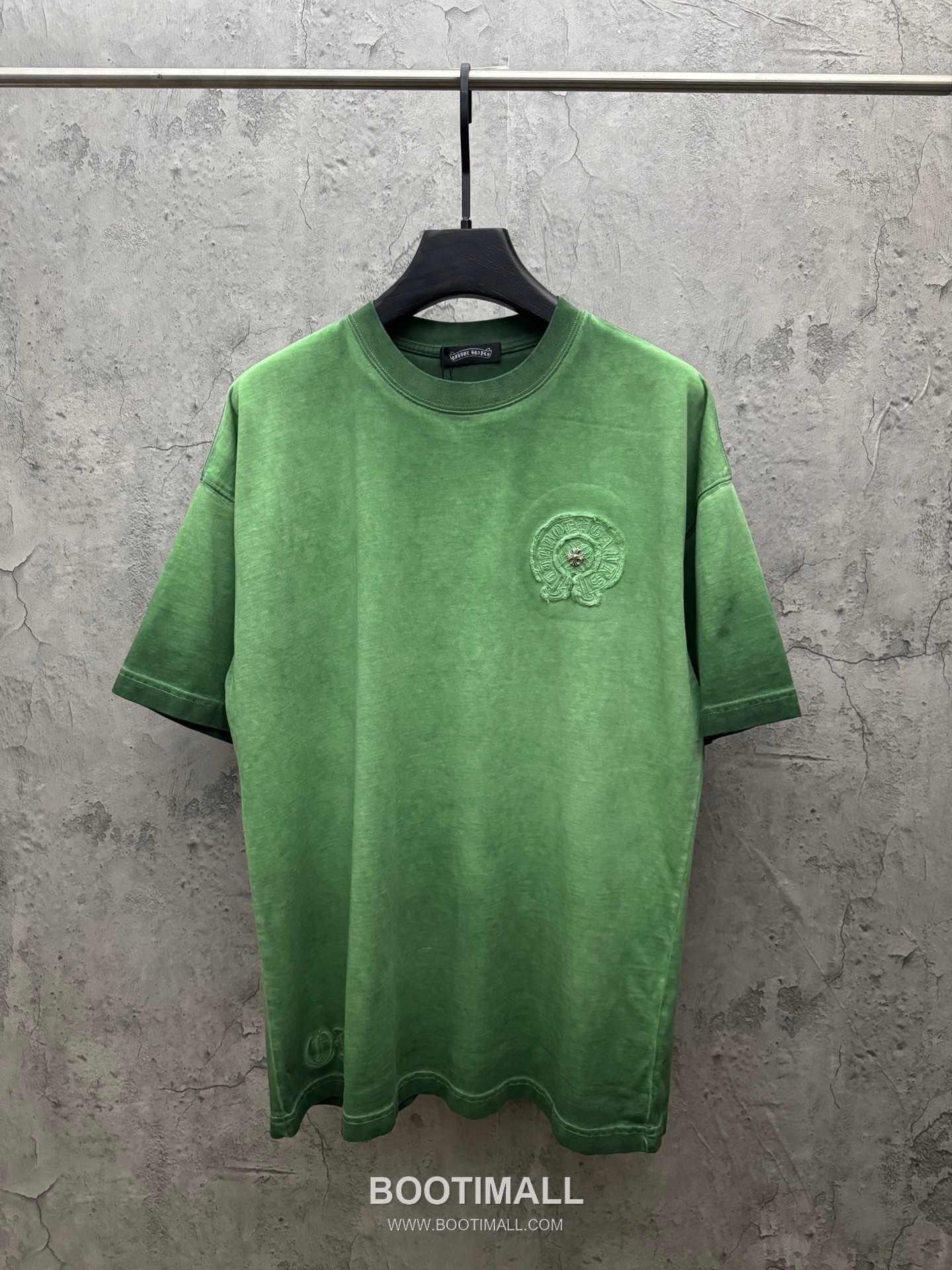 Chrome Hearts Embroidered Logo Washed Cotton Short Sleeve T-Shirt 크롬하츠 엠보 로고 워싱 코튼 반팔 티셔츠 1