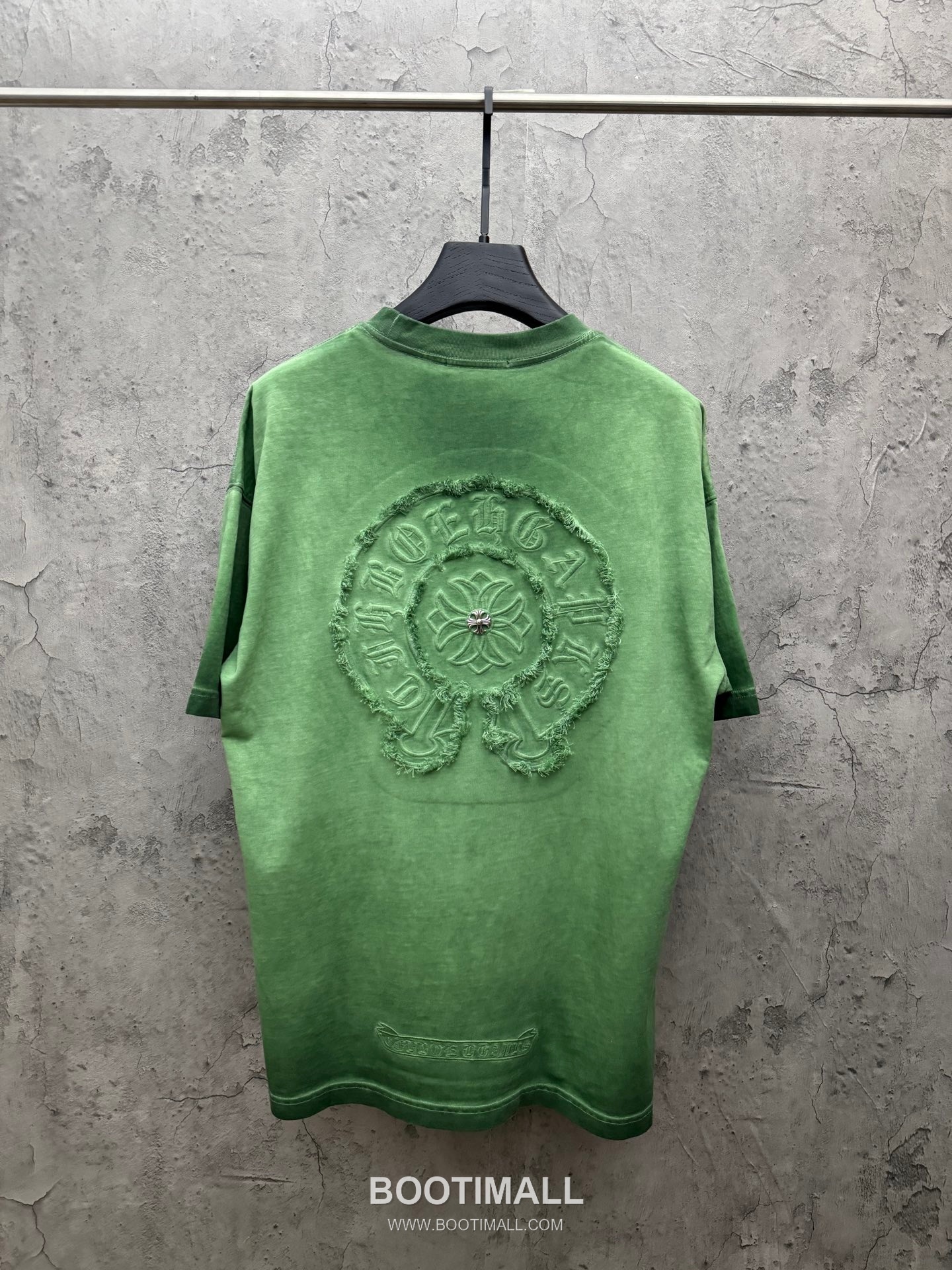 Chrome Hearts Embroidered Logo Washed Cotton Short Sleeve T-Shirt 크롬하츠 엠보 로고 워싱 코튼 반팔 티셔츠 2