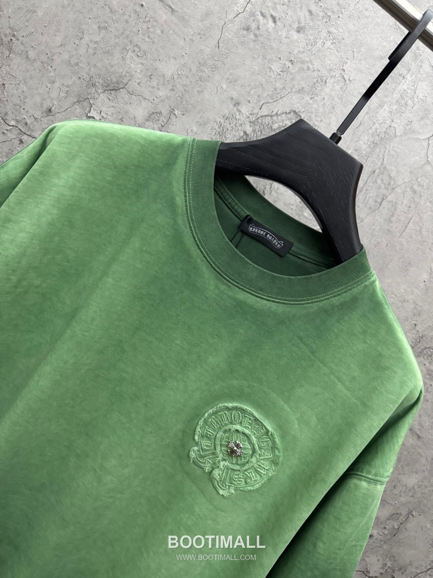 Chrome Hearts Embroidered Logo Washed Cotton Short Sleeve T-Shirt 크롬하츠 엠보 로고 워싱 코튼 반팔 티셔츠 3