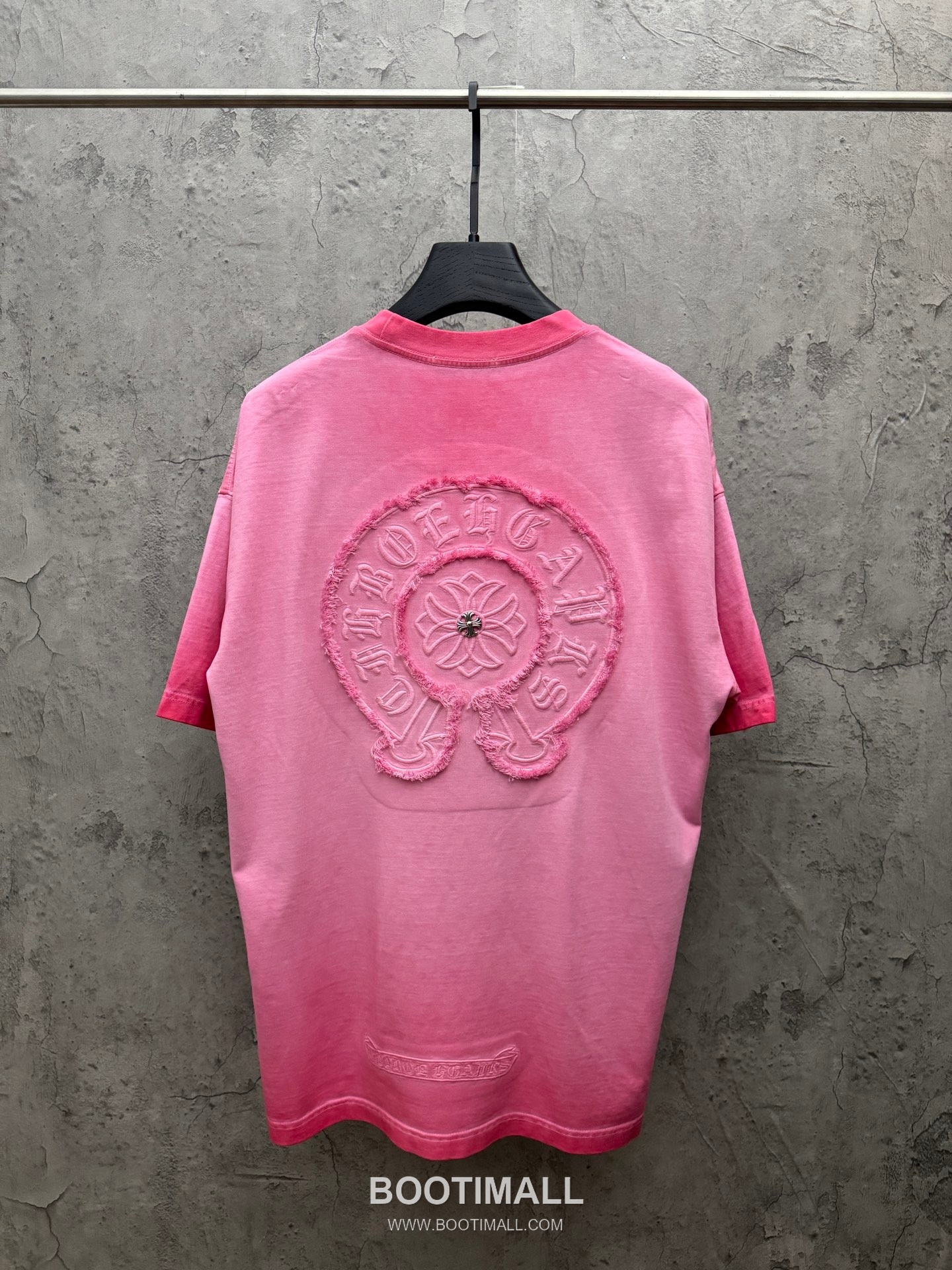 Chrome Hearts Embroidered Logo Washed Cotton Short Sleeve T-Shirt 크롬하츠 엠보 로고 워싱 코튼 반팔 티셔츠 2