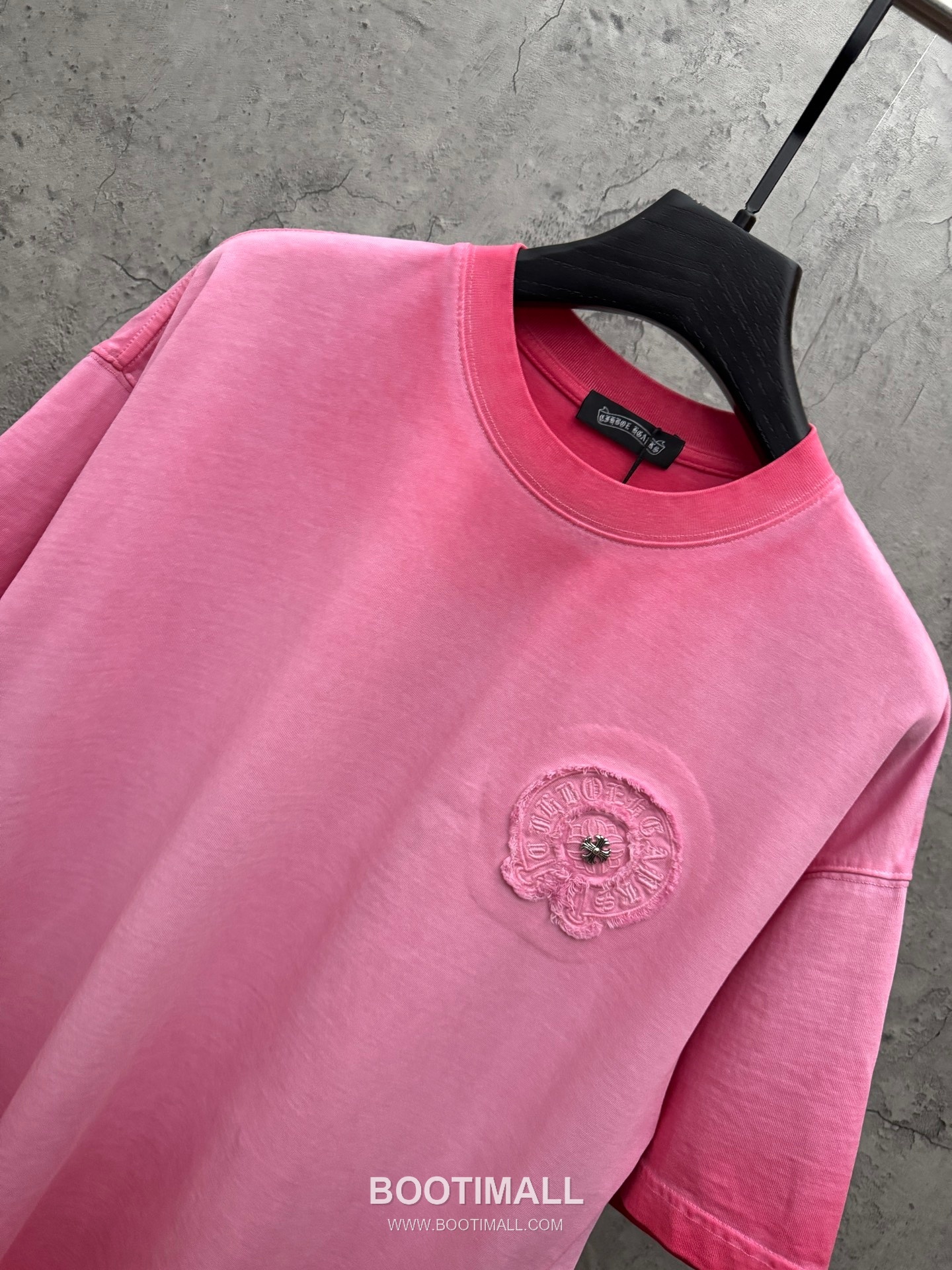 Chrome Hearts Embroidered Logo Washed Cotton Short Sleeve T-Shirt 크롬하츠 엠보 로고 워싱 코튼 반팔 티셔츠 3