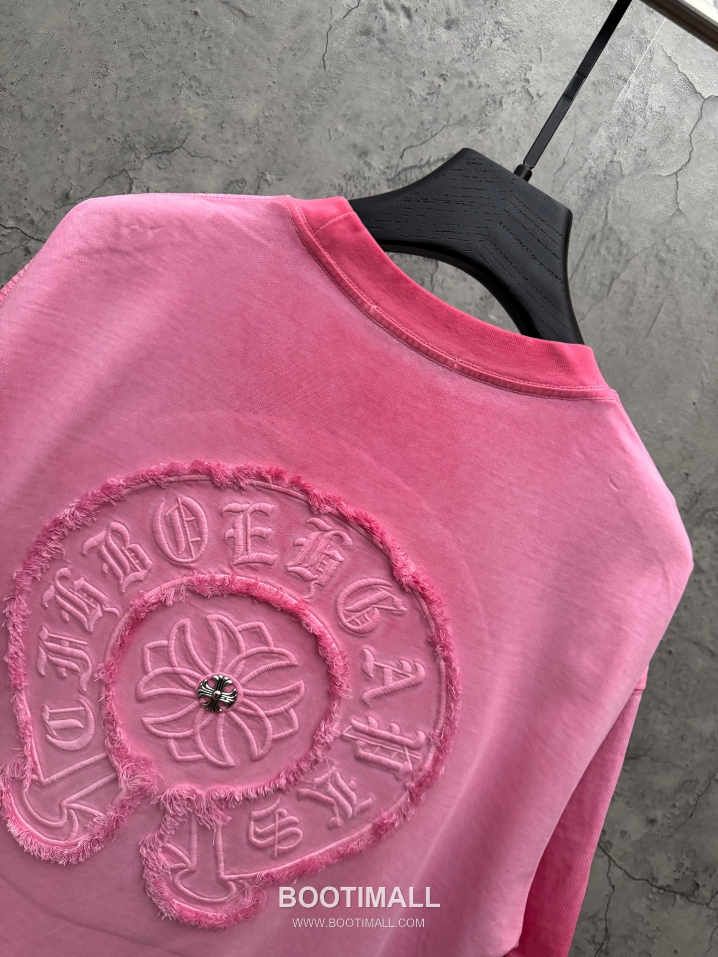 Chrome Hearts Embroidered Logo Washed Cotton Short Sleeve T-Shirt 크롬하츠 엠보 로고 워싱 코튼 반팔 티셔츠 4