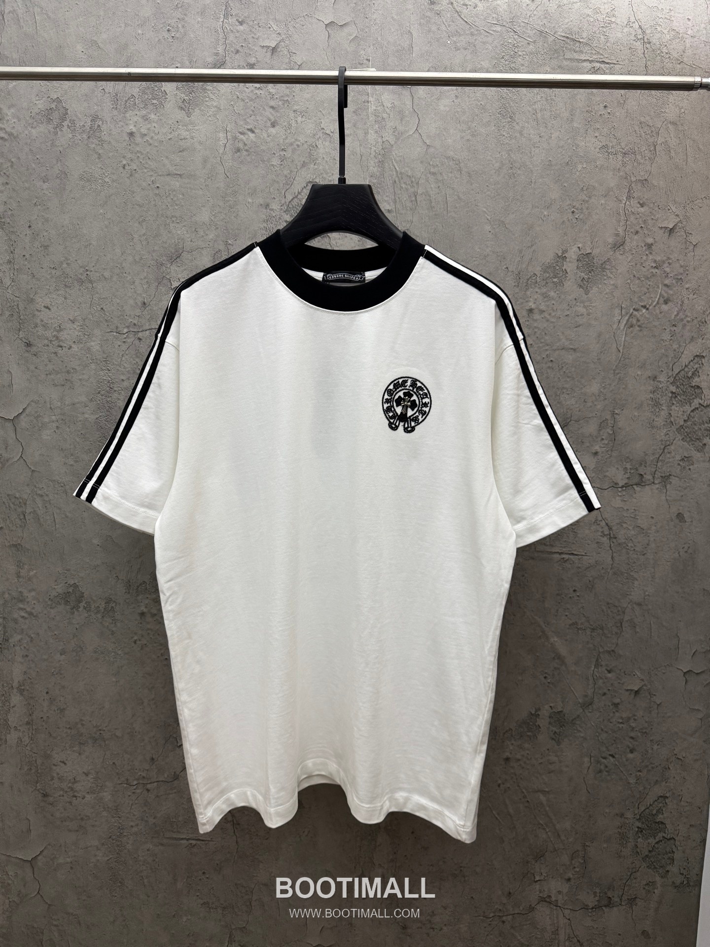 Chrome Hearts Embroidered Cross Raglan Short Sleeve T-Shirt 100% Cotton 크롬하츠 자수 십자가 라글란 반팔 티셔츠 100% 코튼 1