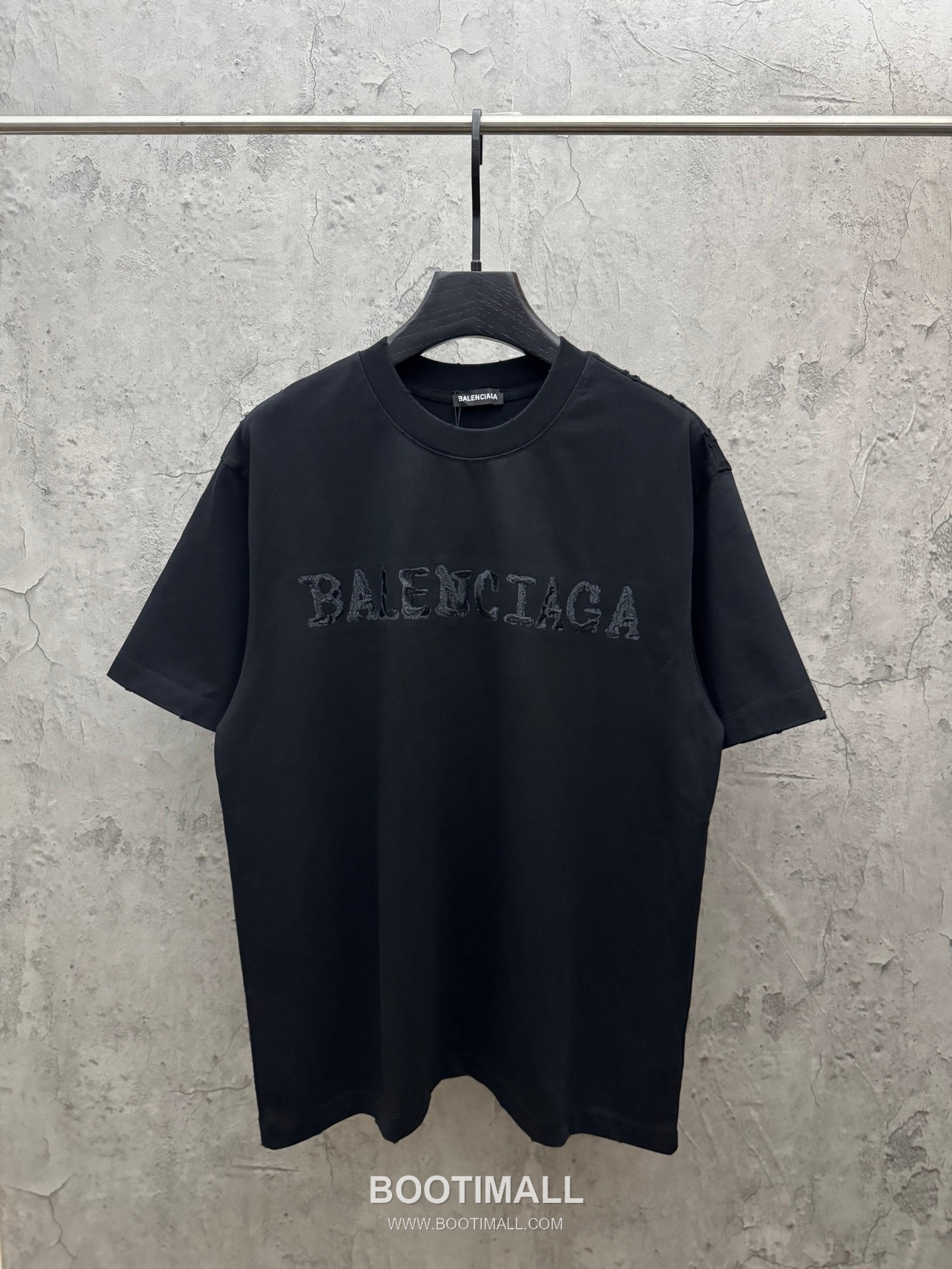 Balenciaga 26SS Digital Print Tassel Embroidery Short Sleeve T-Shirt 발렌시아가 26SS 디지털 프린트 태슬 자수 반팔 티셔츠 1