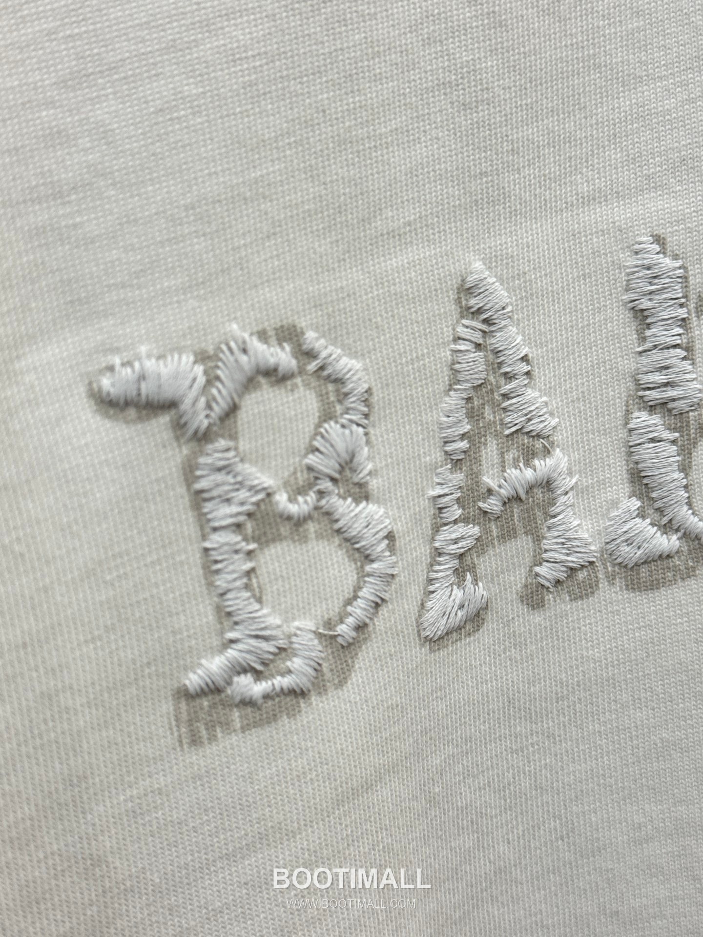 Balenciaga 3D Fringe Embroidery Logo Short Sleeve T-Shirt 발렌시아가 3D 프린지 자수 로고 반팔 티셔츠 6