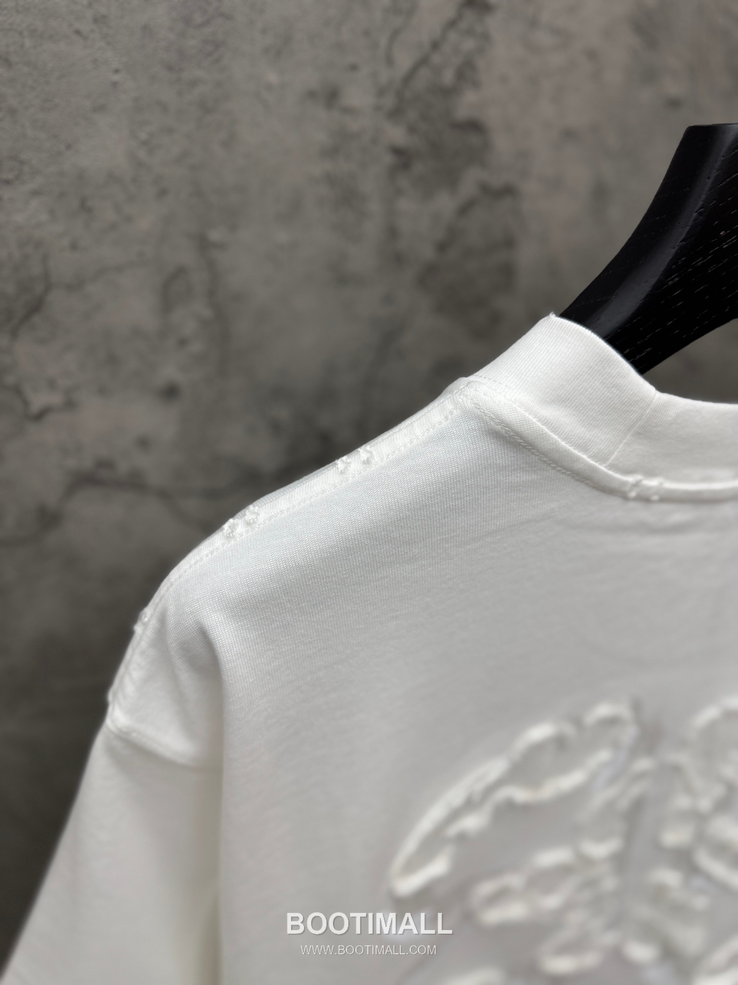 Balenciaga 3D Fringe Embroidery Logo Short Sleeve T-Shirt 발렌시아가 3D 프린지 자수 로고 반팔 티셔츠 9