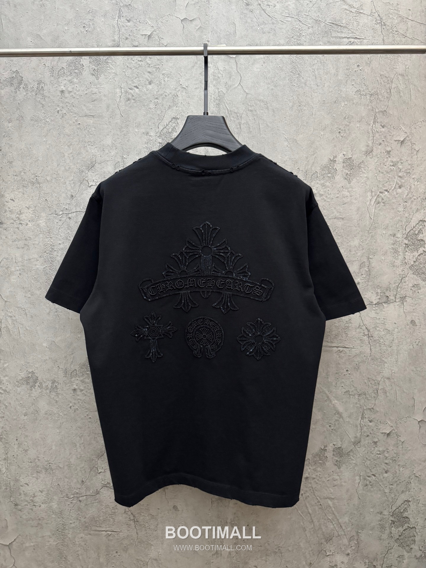 Chrome Hearts Hollow Sequin Cross Embroidery Short Sleeve T-Shirt Cotton 크롬하츠 중공 스팽글 크로스 자수 반팔 티셔츠 코튼 2