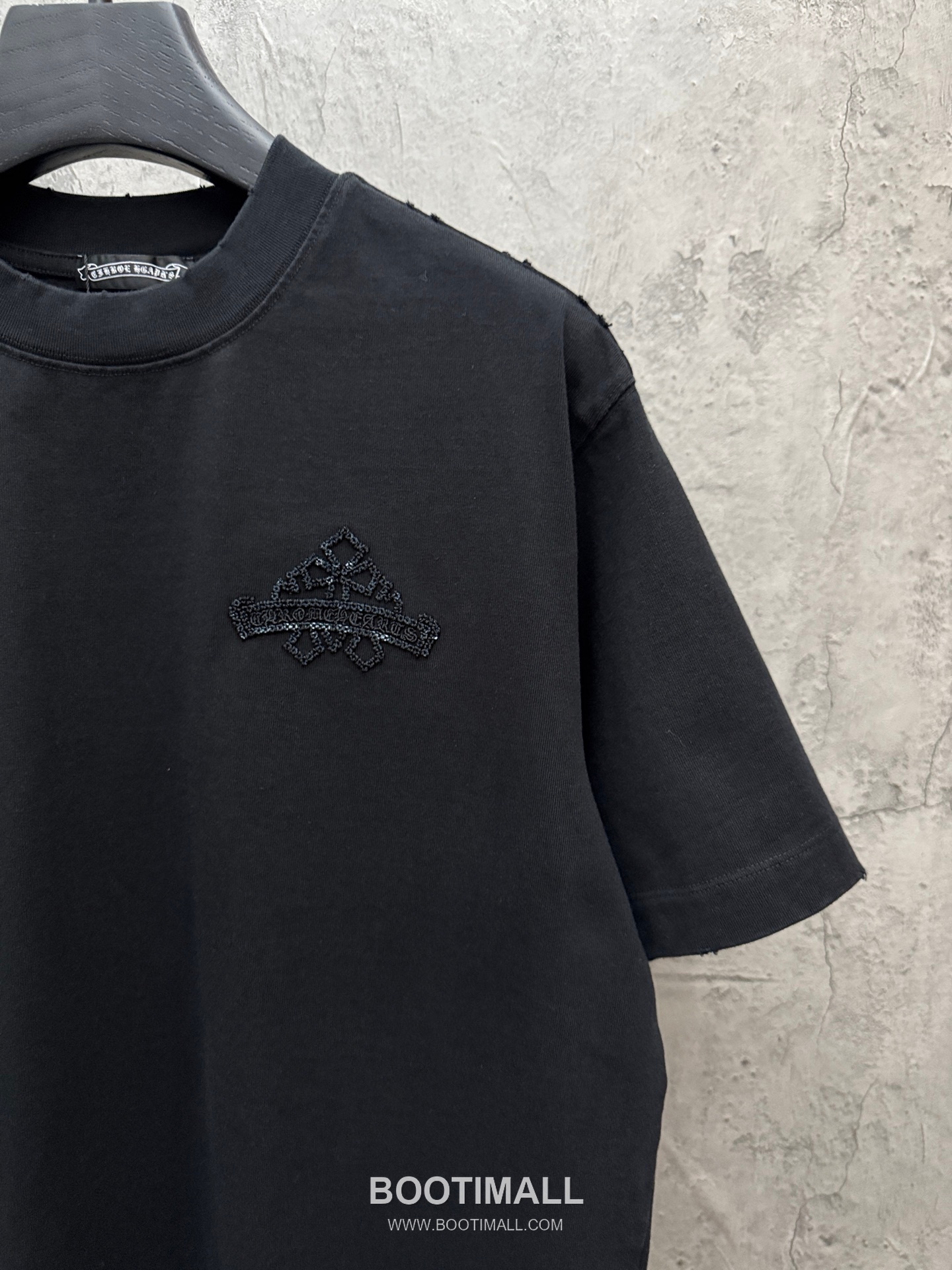 Chrome Hearts Hollow Sequin Cross Embroidery Short Sleeve T-Shirt Cotton 크롬하츠 중공 스팽글 크로스 자수 반팔 티셔츠 코튼 5