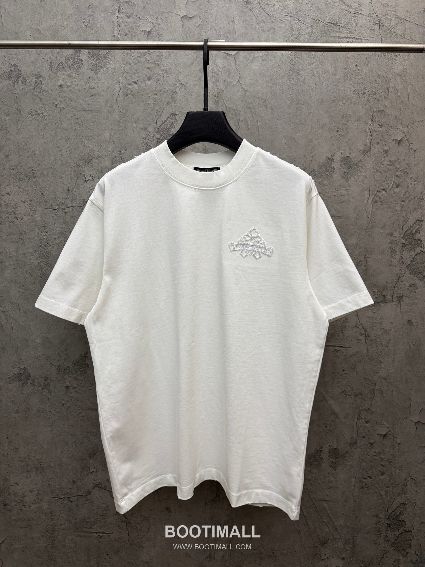 Chrome Hearts Hollow Sequin Cross Embroidery Short Sleeve T-Shirt Cotton 크롬하츠 중공 스팽글 크로스 자수 반팔 티셔츠 코튼 1