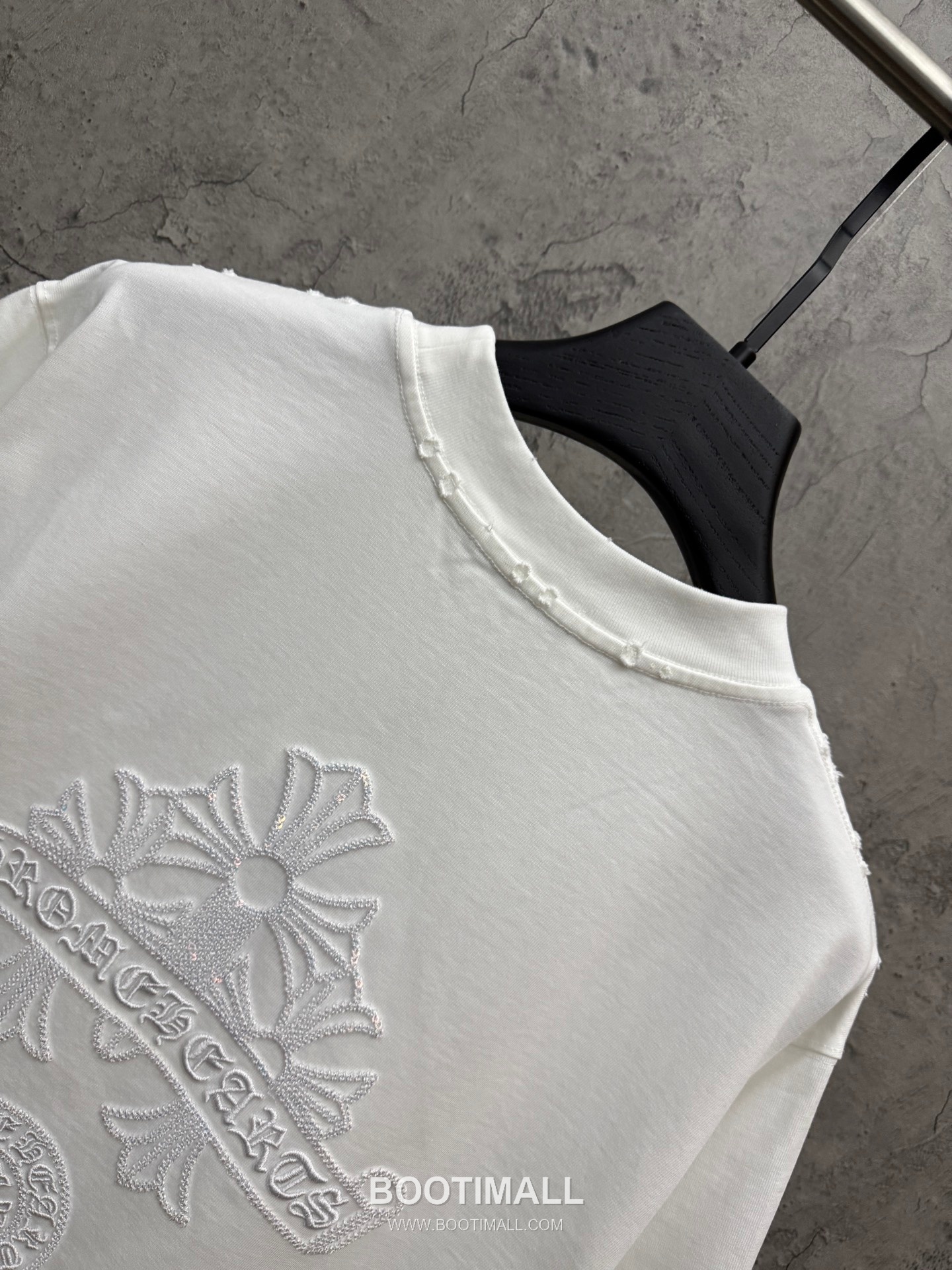 Chrome Hearts Hollow Sequin Cross Embroidery Short Sleeve T-Shirt Cotton 크롬하츠 중공 스팽글 크로스 자수 반팔 티셔츠 코튼 4