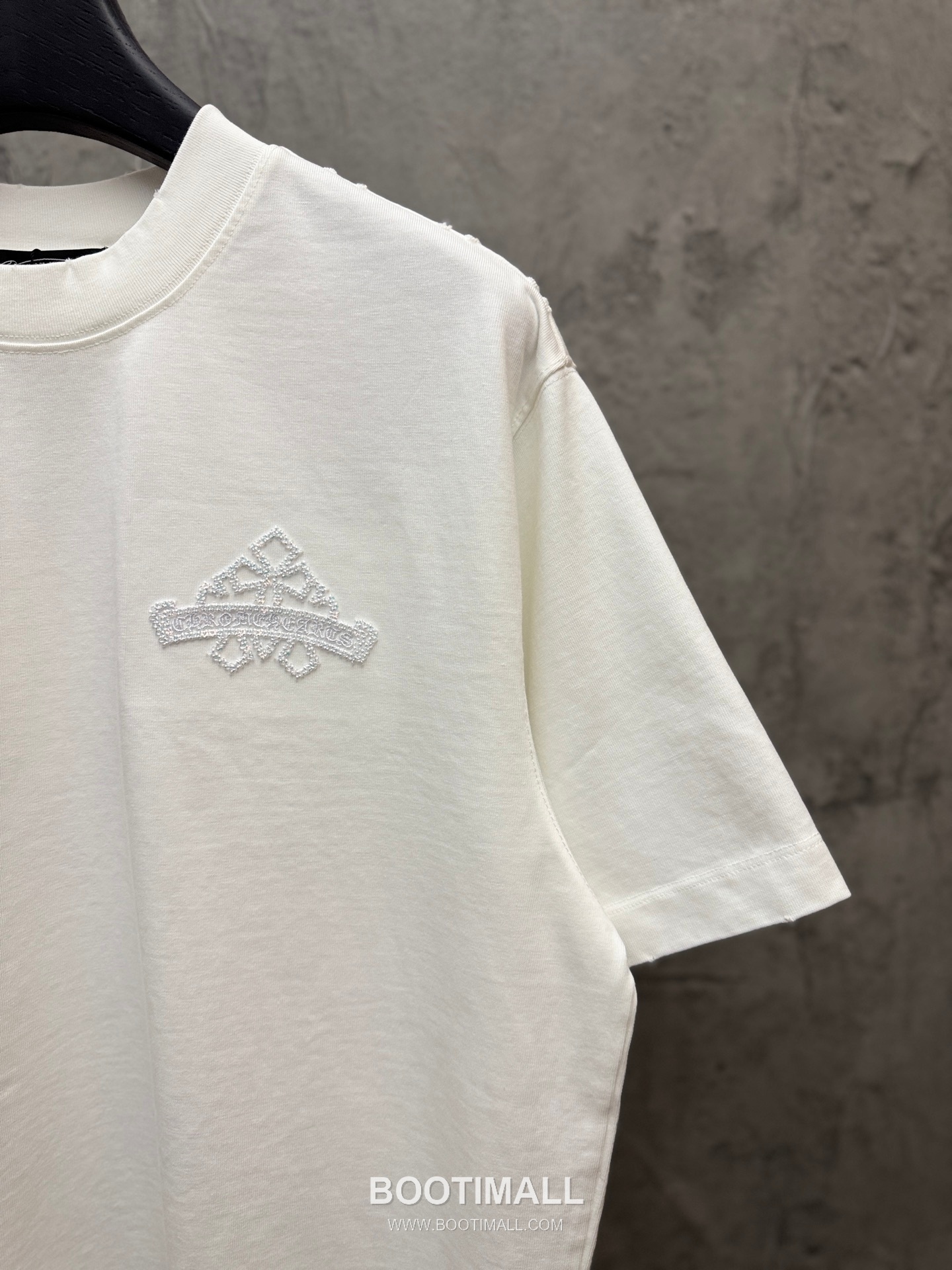 Chrome Hearts Hollow Sequin Cross Embroidery Short Sleeve T-Shirt Cotton 크롬하츠 중공 스팽글 크로스 자수 반팔 티셔츠 코튼 5