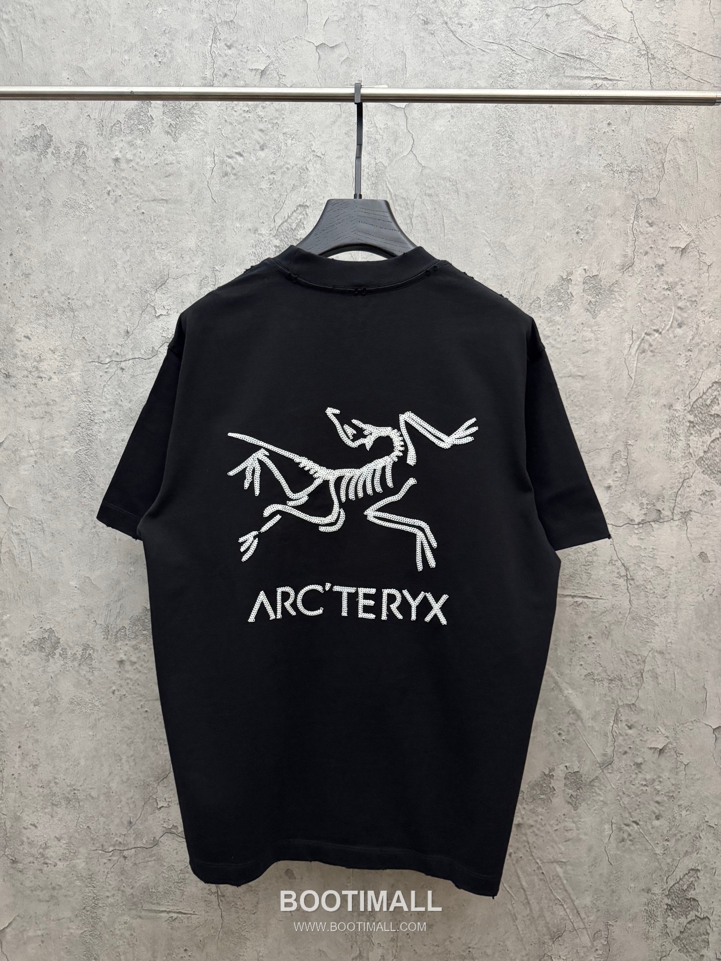 Arcteryx UV Color Change Embroidery Short Sleeve T-Shirt 아크테릭스 UV 컬러 체인지 자수 반팔 티셔츠 2