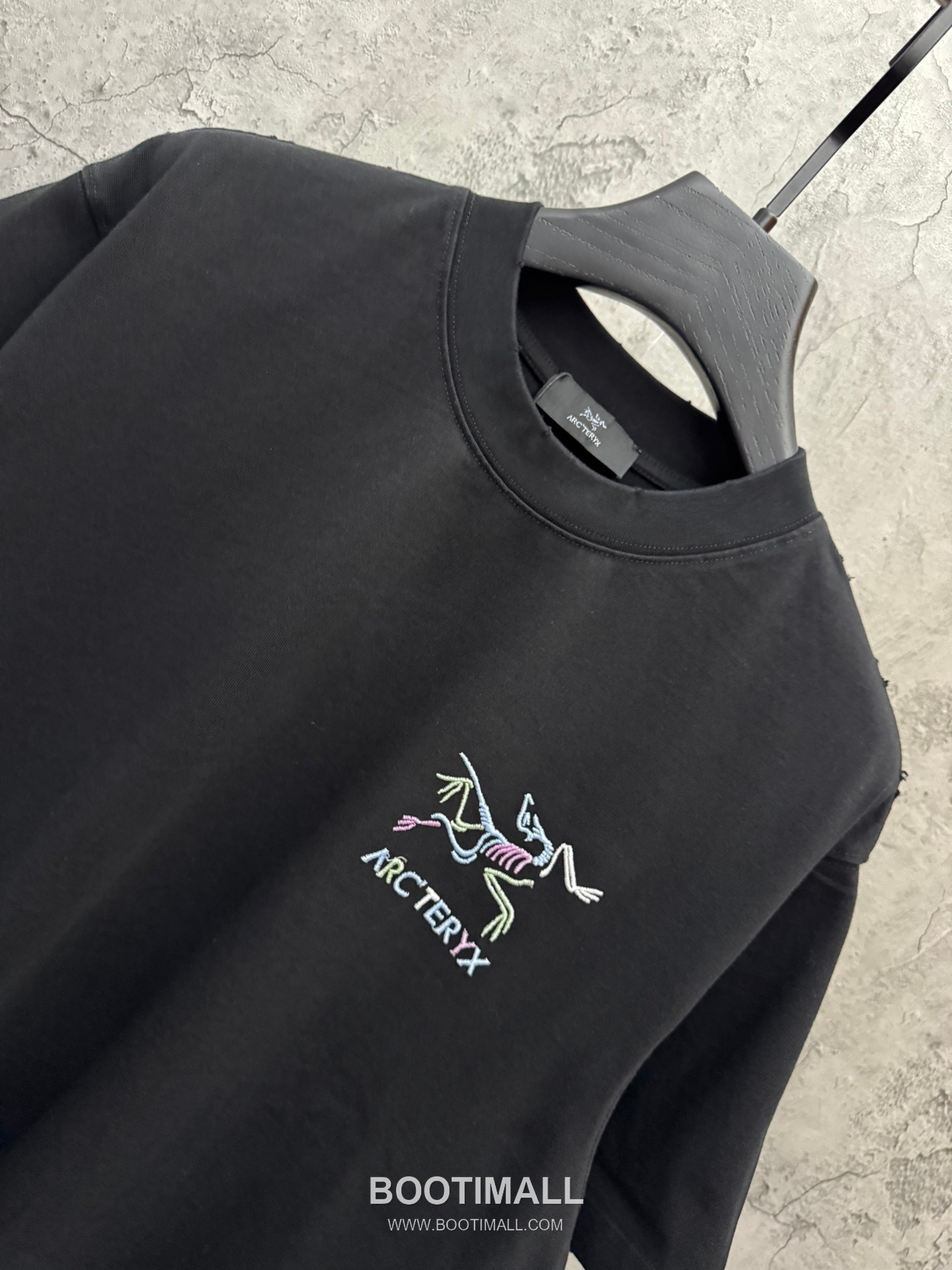 Arcteryx UV Color Change Embroidery Short Sleeve T-Shirt 아크테릭스 UV 컬러 체인지 자수 반팔 티셔츠 4