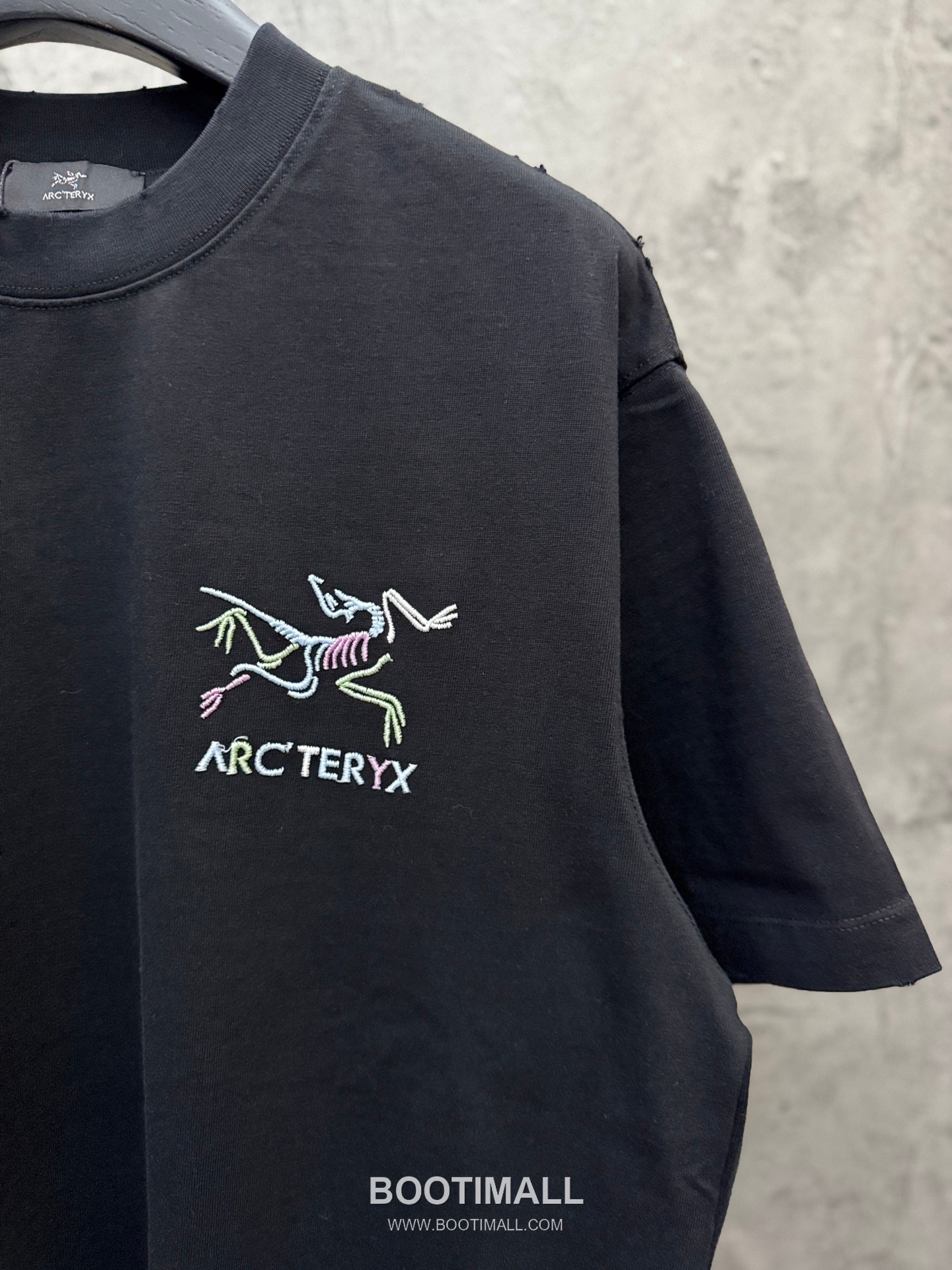 Arcteryx UV Color Change Embroidery Short Sleeve T-Shirt 아크테릭스 UV 컬러 체인지 자수 반팔 티셔츠 5