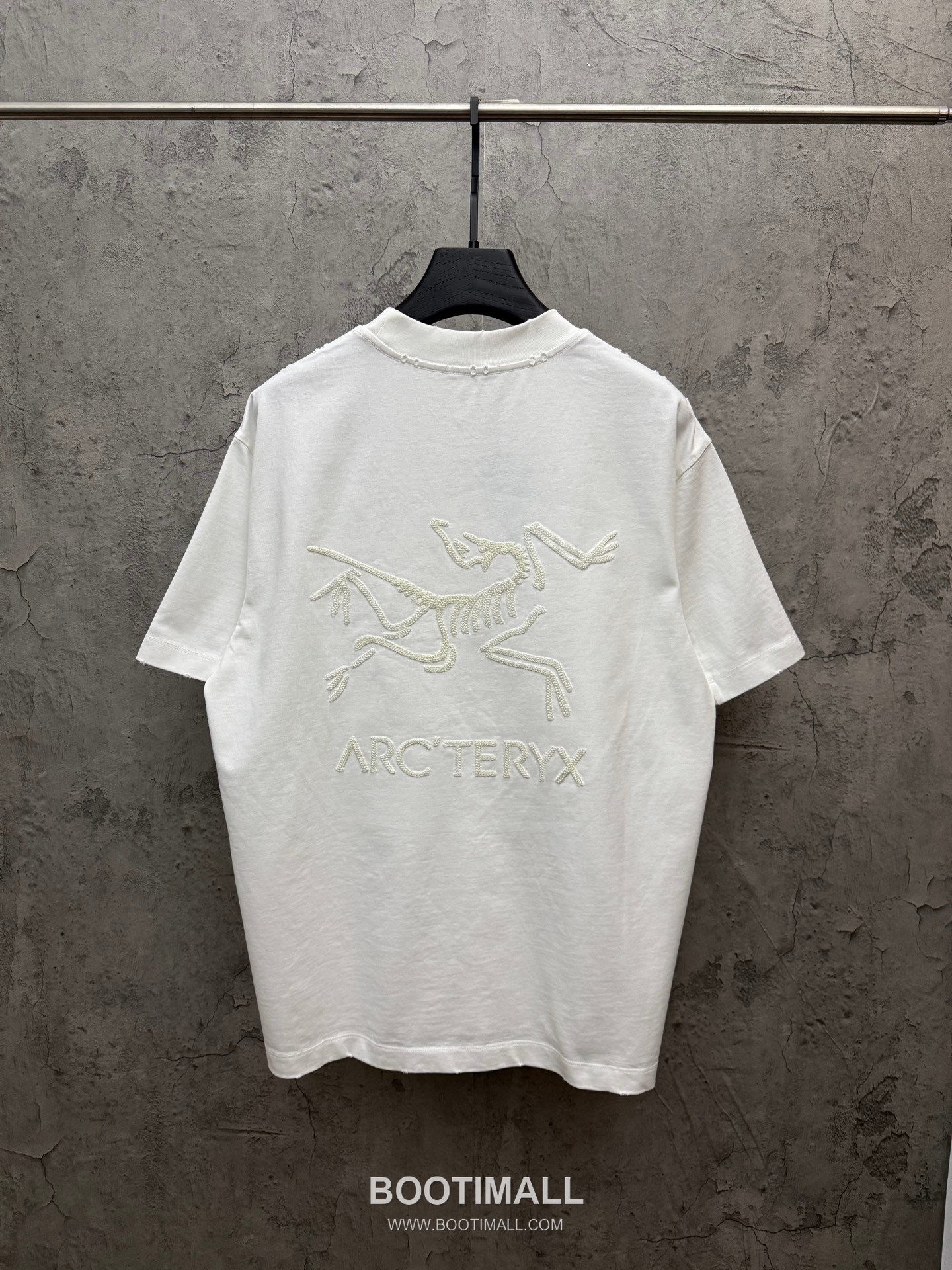 Arcteryx UV Color Change Embroidery Short Sleeve T-Shirt 아크테릭스 UV 컬러 체인지 자수 반팔 티셔츠 2