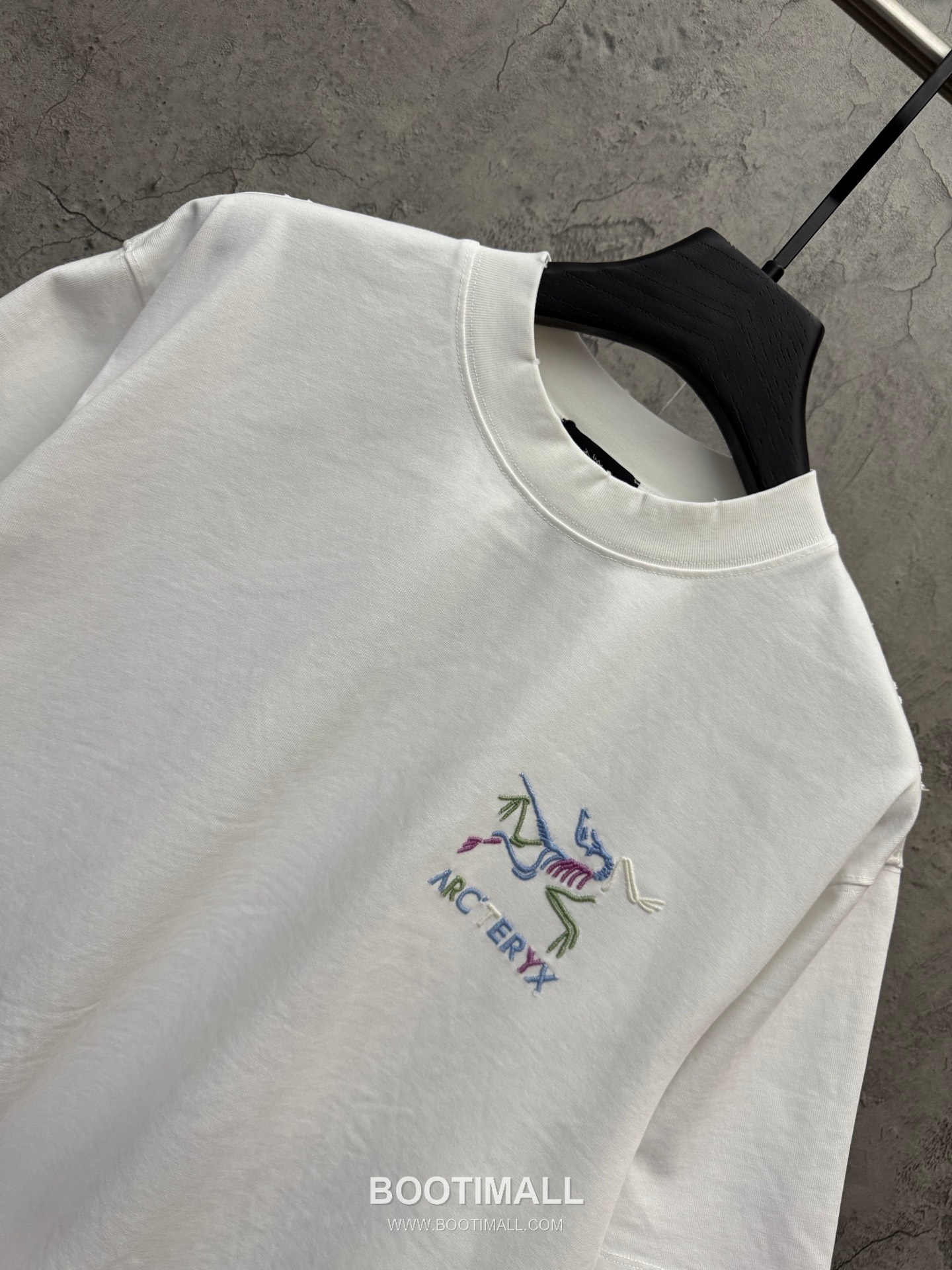 Arcteryx UV Color Change Embroidery Short Sleeve T-Shirt 아크테릭스 UV 컬러 체인지 자수 반팔 티셔츠 4