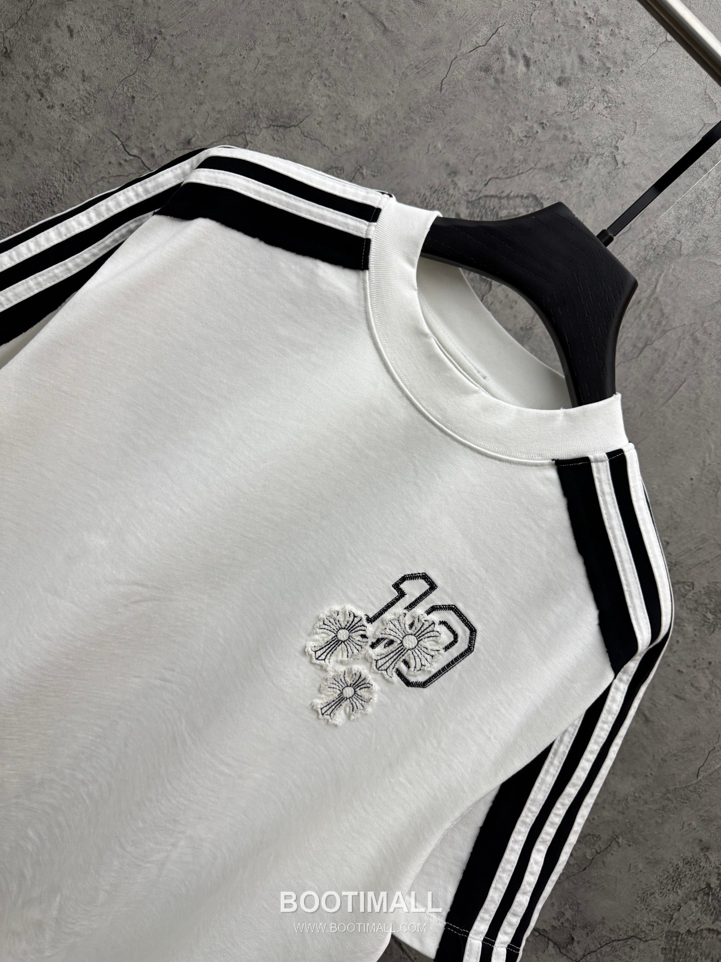 Chrome Hearts Cross Embroidery Raglan Short Sleeve T-Shirt 9609 크롬하츠 크로스 자수 라글란 반팔 티셔츠 9609 3