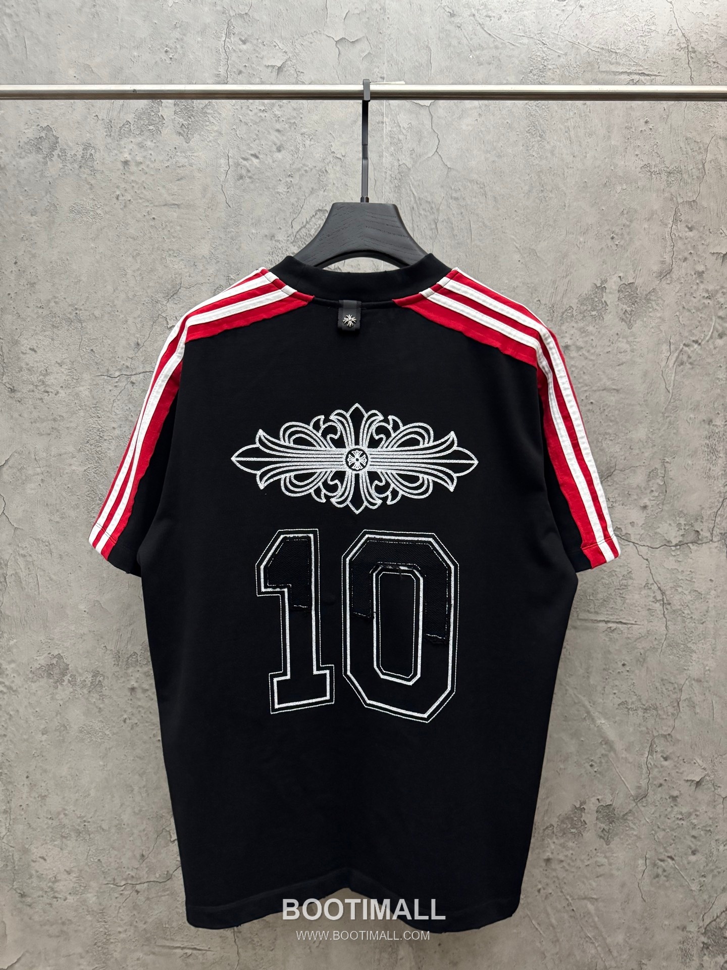 Chrome Hearts Cross Embroidery Stripe Sleeve Cotton T-Shirt 크롬하츠 크로스 자수 스트라이프 소매 코튼 티셔츠 2