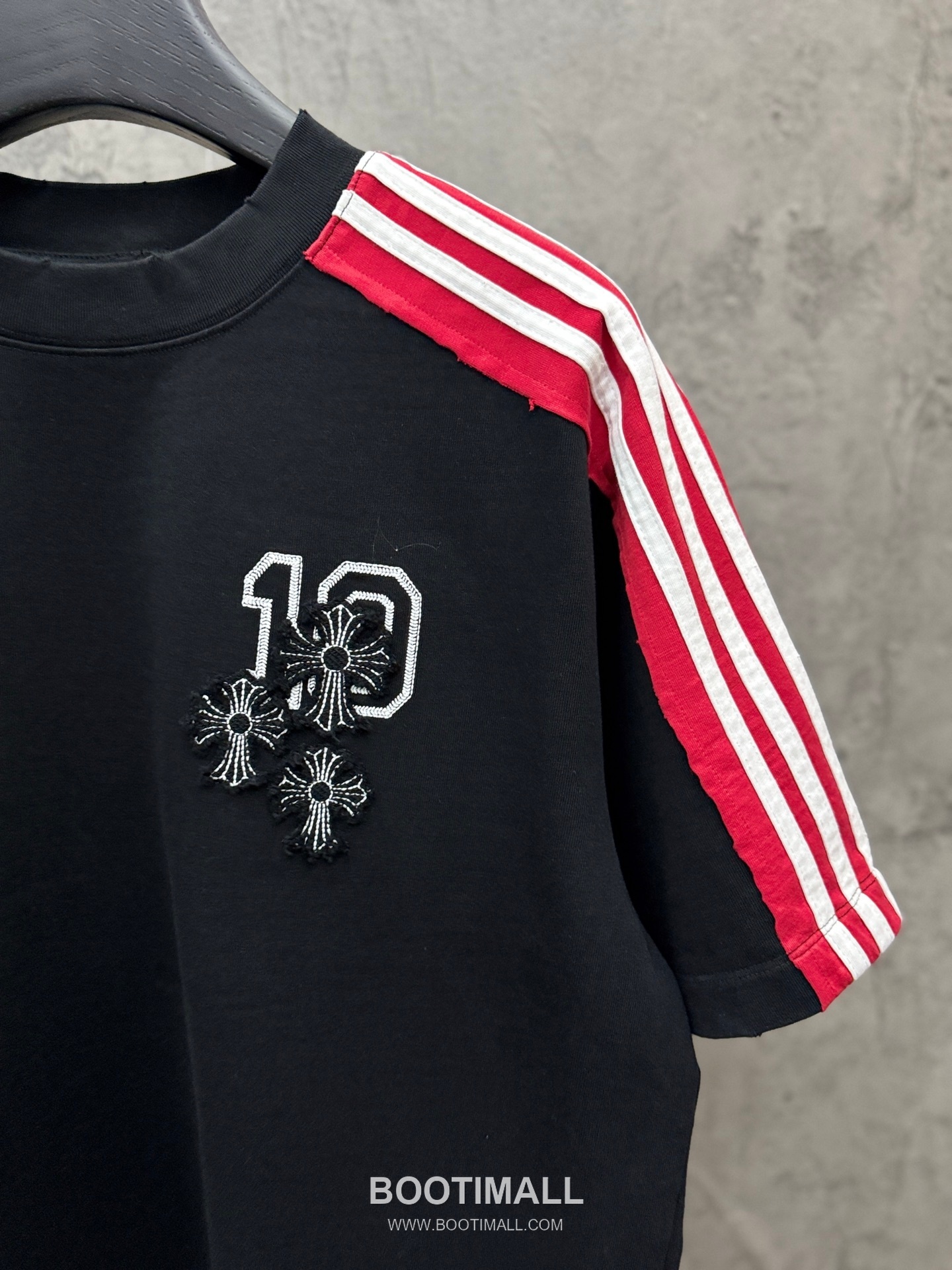 Chrome Hearts Cross Embroidery Stripe Sleeve Cotton T-Shirt 크롬하츠 크로스 자수 스트라이프 소매 코튼 티셔츠 5