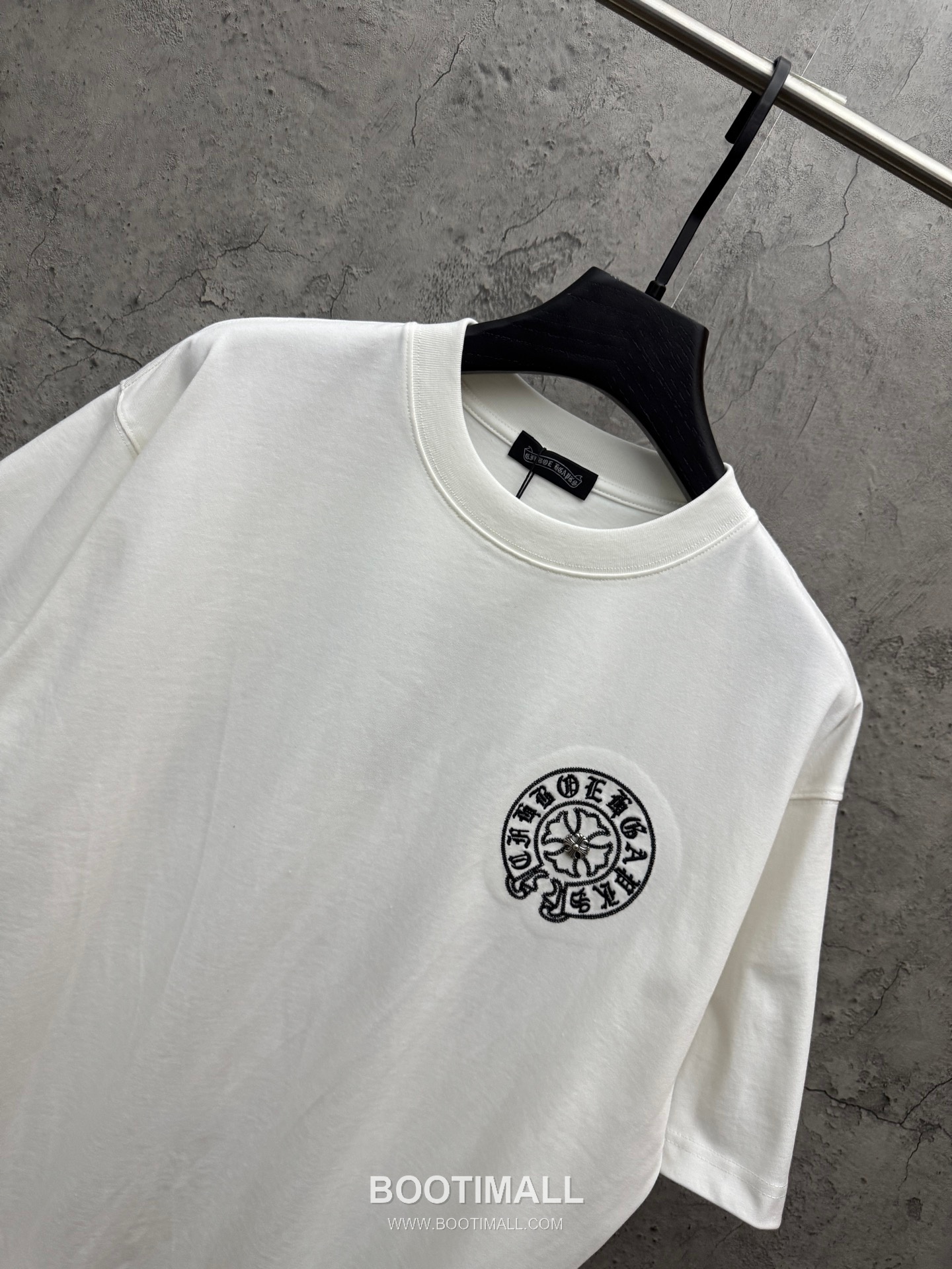 Chrome Hearts Logo Embroidery Cotton Short Sleeve T-Shirt 크롬하츠 로고 자수 코튼 반팔 티셔츠 3