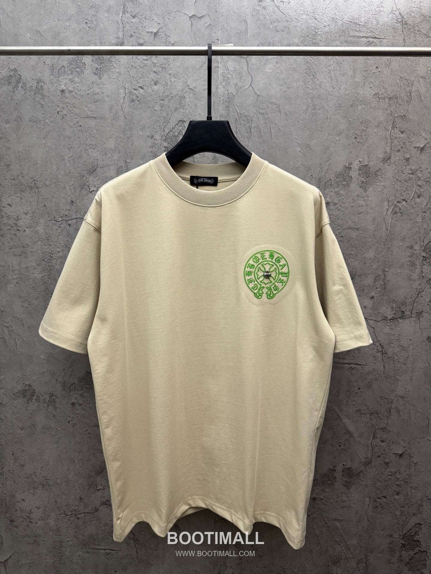 Chrome Hearts Logo Embroidery Cotton Short Sleeve T-Shirt 크롬하츠 로고 자수 코튼 반팔 티셔츠 1