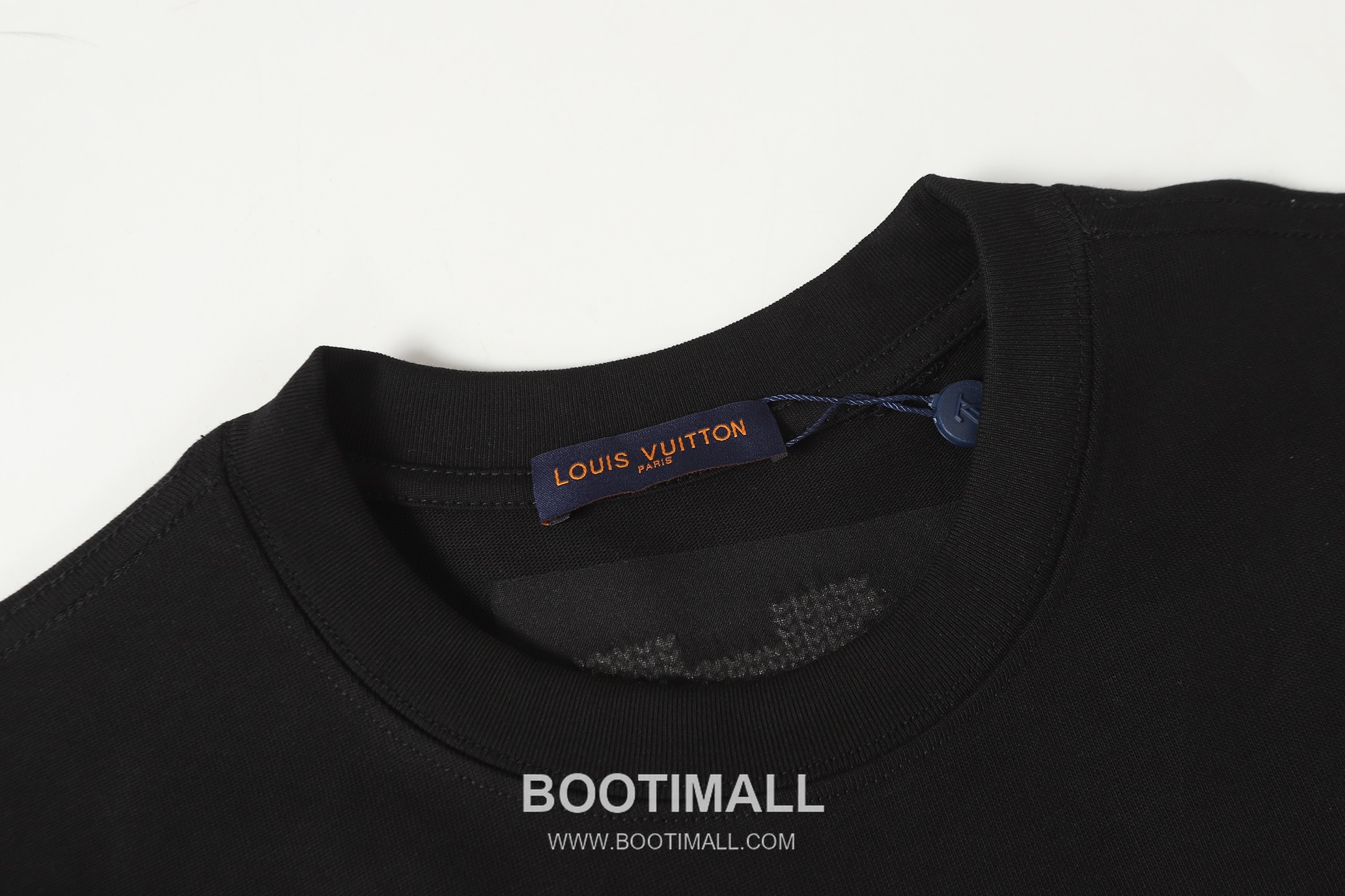 Louis Vuitton Monogram Graffiti Print Round Neck Short Sleeve T-Shirt Cotton 루이비통 모노그램 그라피티 프린트 라운드 넥 반팔 티셔츠 코튼 3