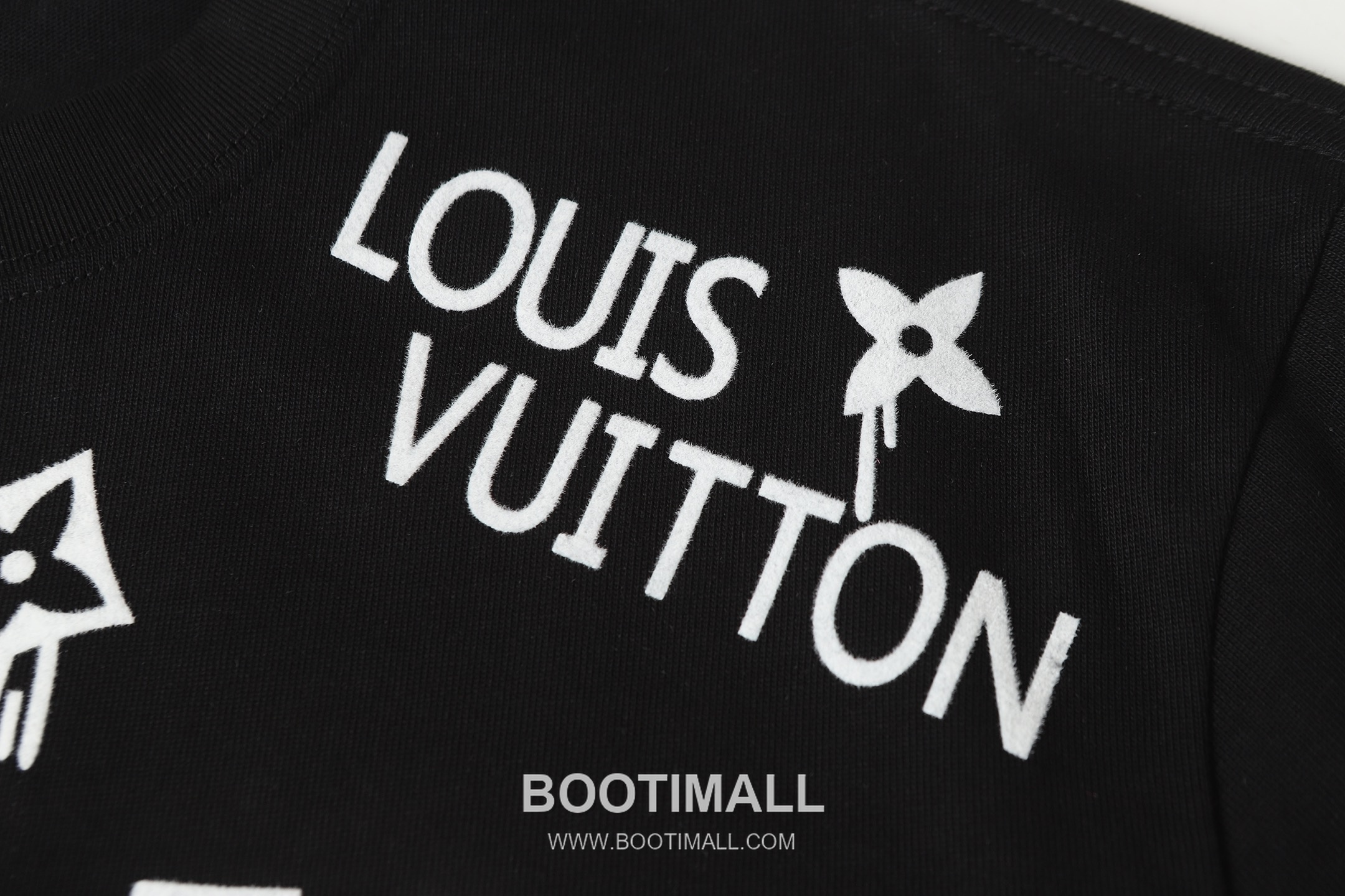 Louis Vuitton Monogram Graffiti Print Round Neck Short Sleeve T-Shirt Cotton 루이비통 모노그램 그라피티 프린트 라운드 넥 반팔 티셔츠 코튼 5