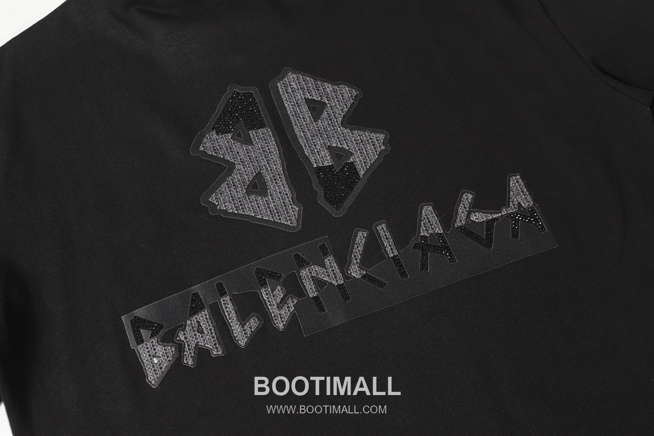 Balenciaga 2026SS Logo Rhinestone Round Neck Short Sleeve T-Shirt 발렌시아가 2026SS 로고 라인스톤 라운드넥 반팔 티셔츠 5