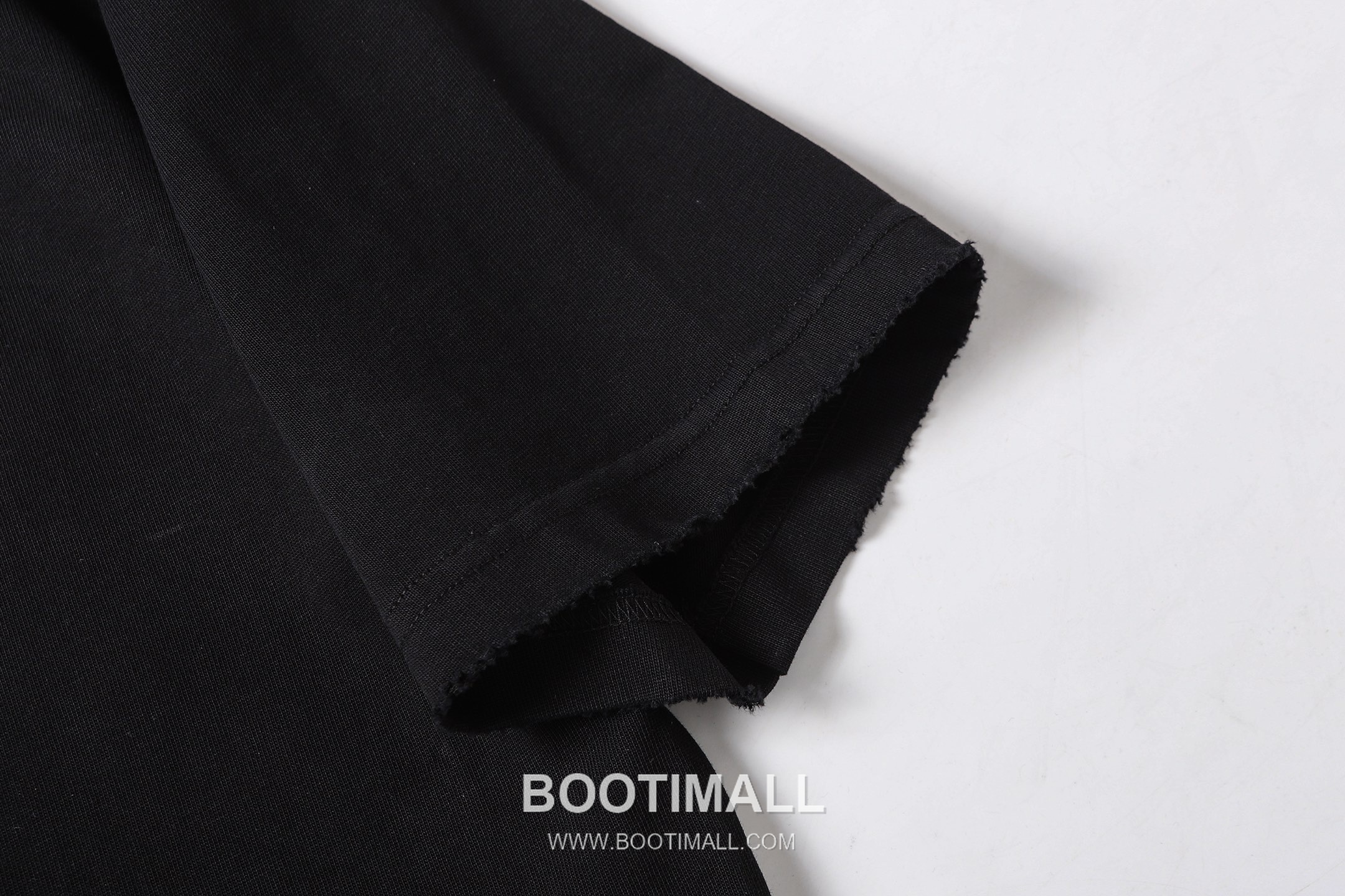 Louis Vuitton Monogram Flower Embroidery Distressed Cotton T-Shirt Black White 루이비통 모노그램 플라워 자수 디스트레스드 코튼 티셔츠 블랙 화이트 11