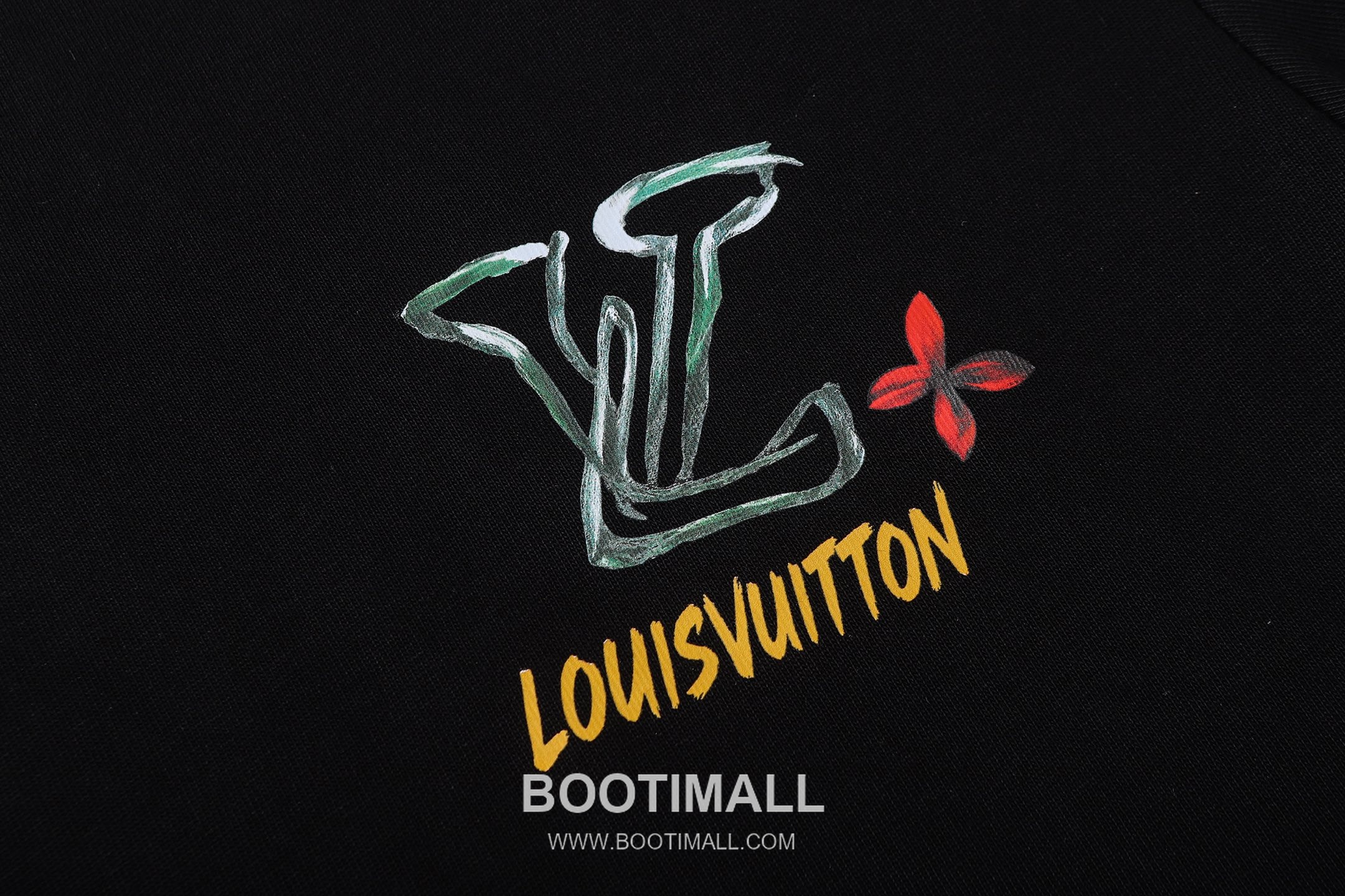 Louis Vuitton Graffiti Logo Cotton T-Shirt Black White 루이비통 그래피티 로고 코튼 티셔츠 블랙 화이트 4