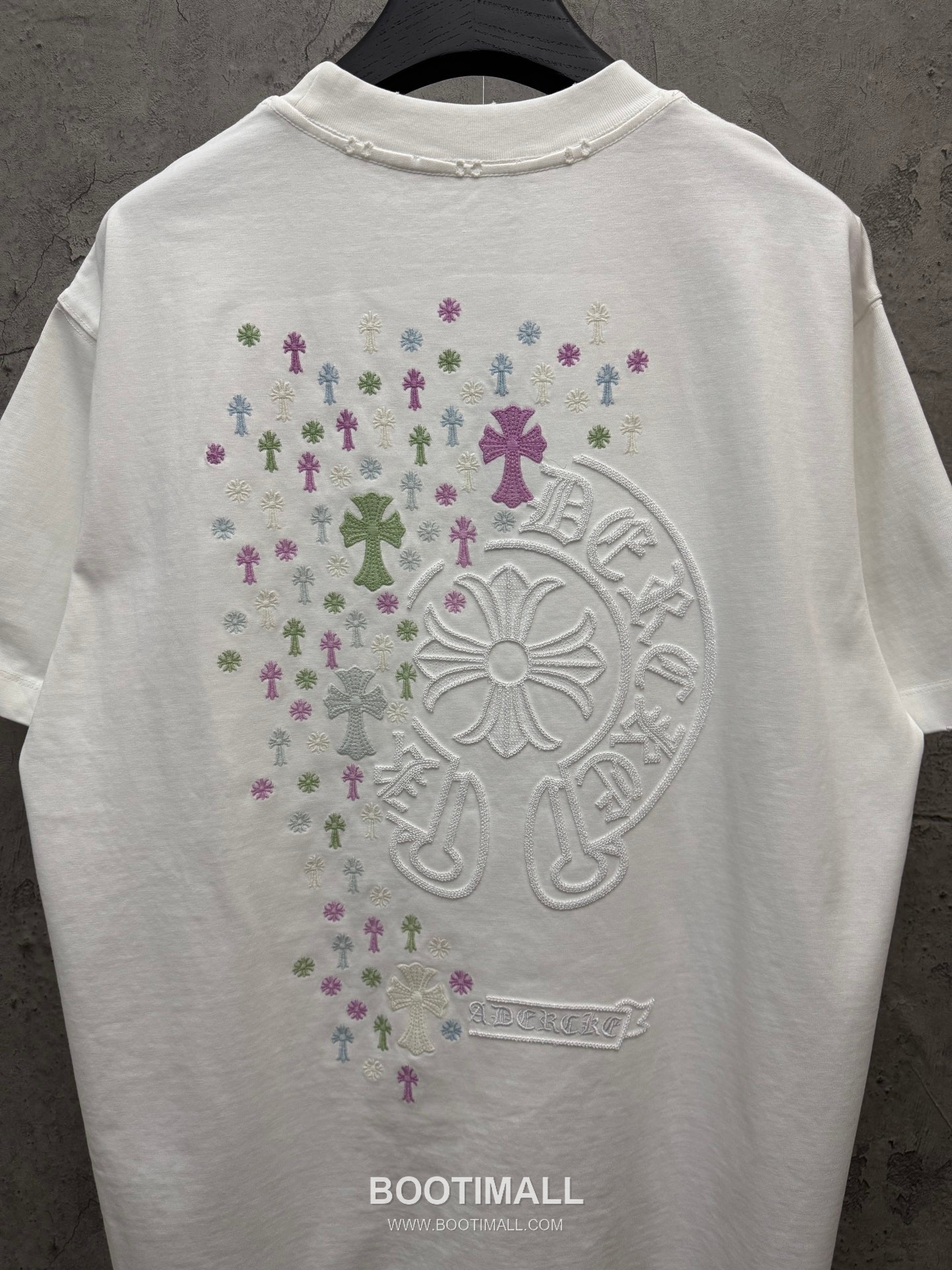 Chrome Hearts Sequin Horseshoe Letter Embroidery UV Color Changing Short Sleeve T-Shirt 크롬하츠 스팽글 홀스슈 레터 자수 UV 컬러체인징 반팔 티셔츠 8