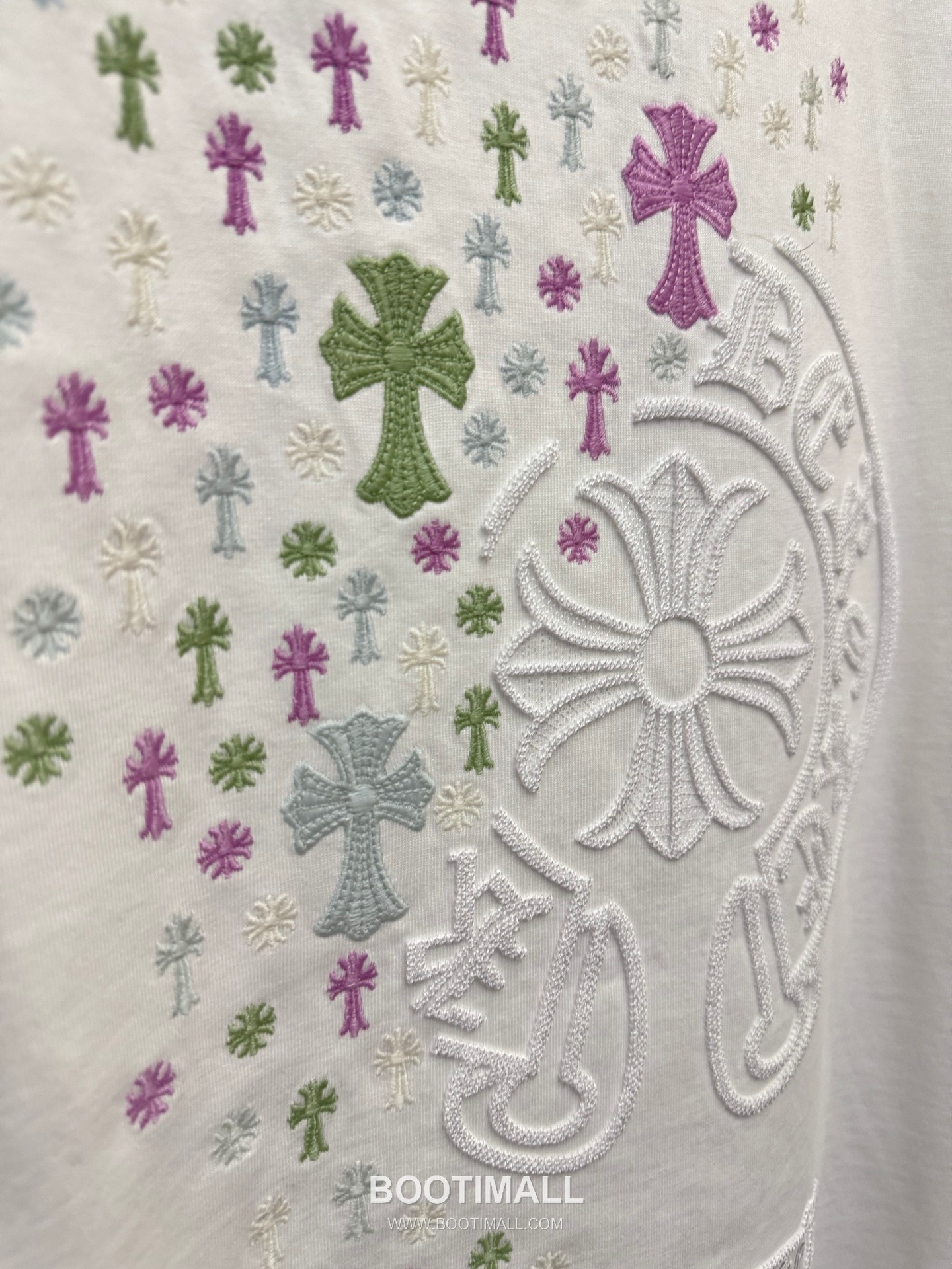 Chrome Hearts Sequin Horseshoe Letter Embroidery UV Color Changing Short Sleeve T-Shirt 크롬하츠 스팽글 홀스슈 레터 자수 UV 컬러체인징 반팔 티셔츠 9