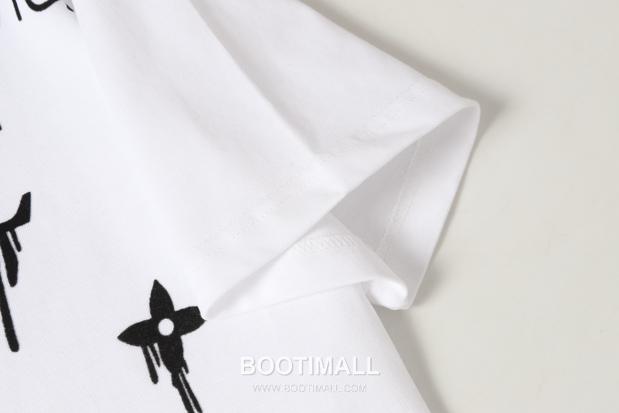 Louis Vuitton Monogram Graffiti Print Round Neck Short Sleeve T-Shirt Cotton 루이비통 모노그램 그라피티 프린트 라운드 넥 반팔 티셔츠 코튼 7