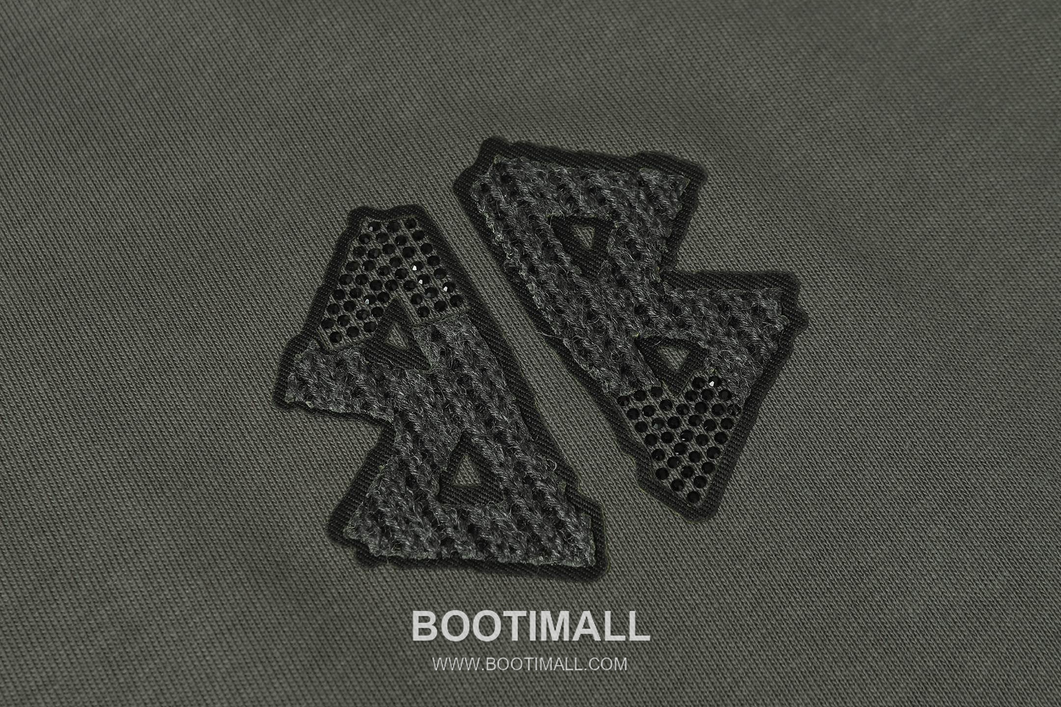 Balenciaga 2026SS Logo Rhinestone Round Neck Short Sleeve T-Shirt 발렌시아가 2026SS 로고 라인스톤 라운드넥 반팔 티셔츠 4