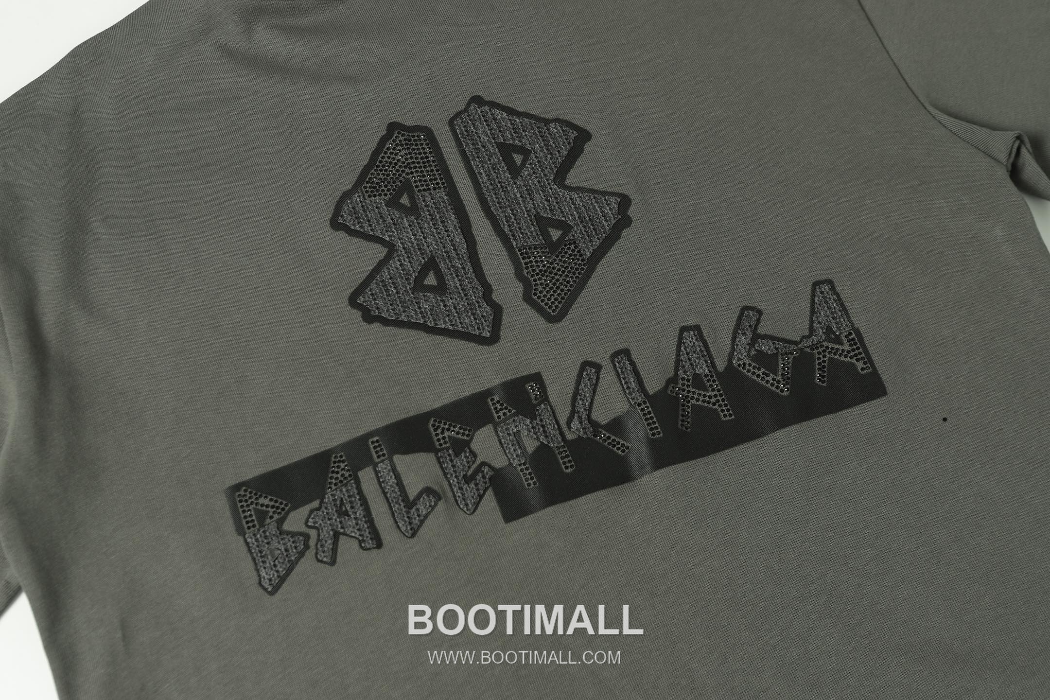 Balenciaga 2026SS Logo Rhinestone Round Neck Short Sleeve T-Shirt 발렌시아가 2026SS 로고 라인스톤 라운드넥 반팔 티셔츠 5