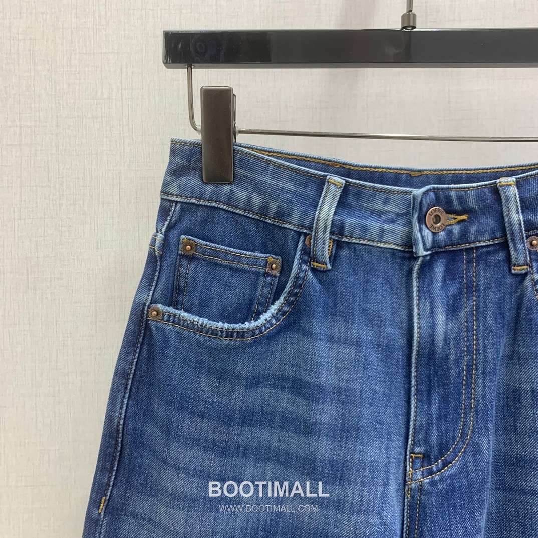 Loewe Anagram Embroidered Wide Leg Denim Jeans Blue 로에베 아나그램 자수 와이드 레그 데님 진 블루 2