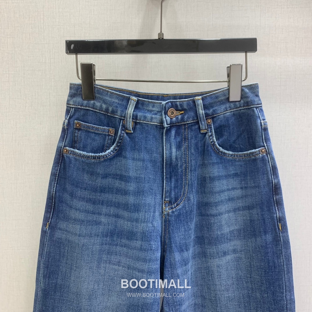 Loewe Anagram Embroidered Wide Leg Denim Jeans Blue 로에베 아나그램 자수 와이드 레그 데님 진 블루 4