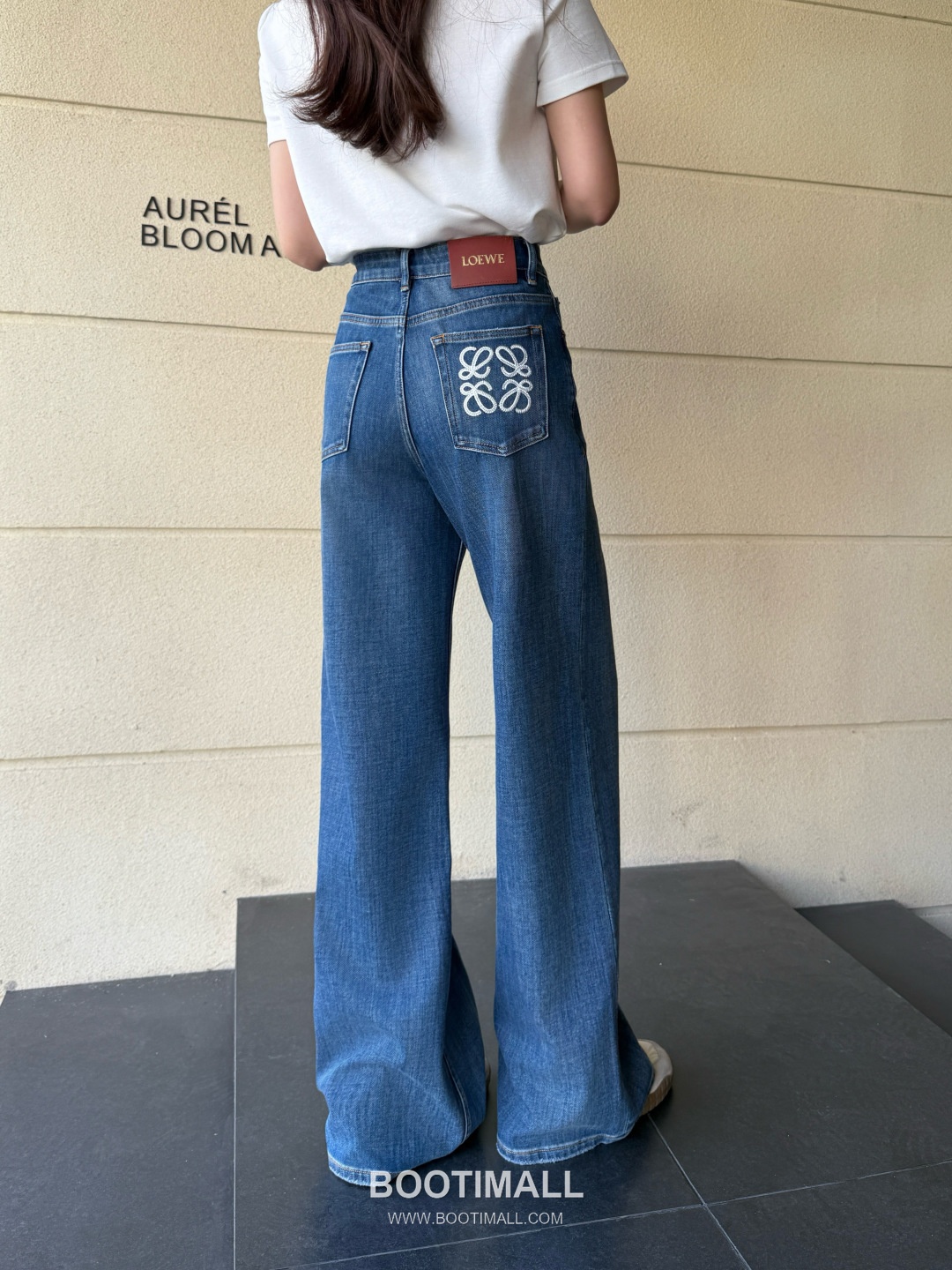 Loewe Anagram Embroidered Wide Leg Denim Jeans Blue 로에베 아나그램 자수 와이드 레그 데님 진 블루 10