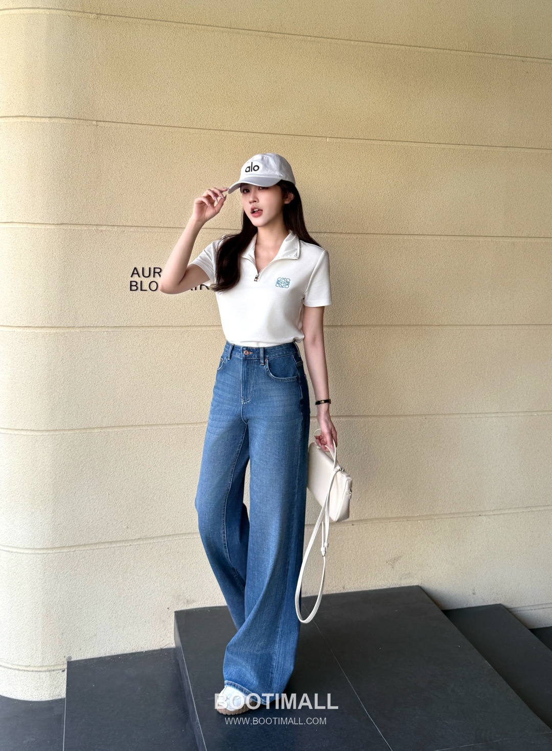 Loewe Anagram Embroidered Wide Leg Denim Jeans Blue 로에베 아나그램 자수 와이드 레그 데님 진 블루 15