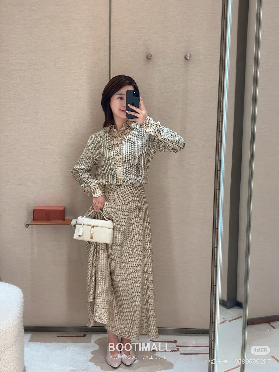 LP Thea Silk Blouse Geometric Print Gold Button 엘피 테아 실크 블라우스 기하학 프린트 골드 버튼 2