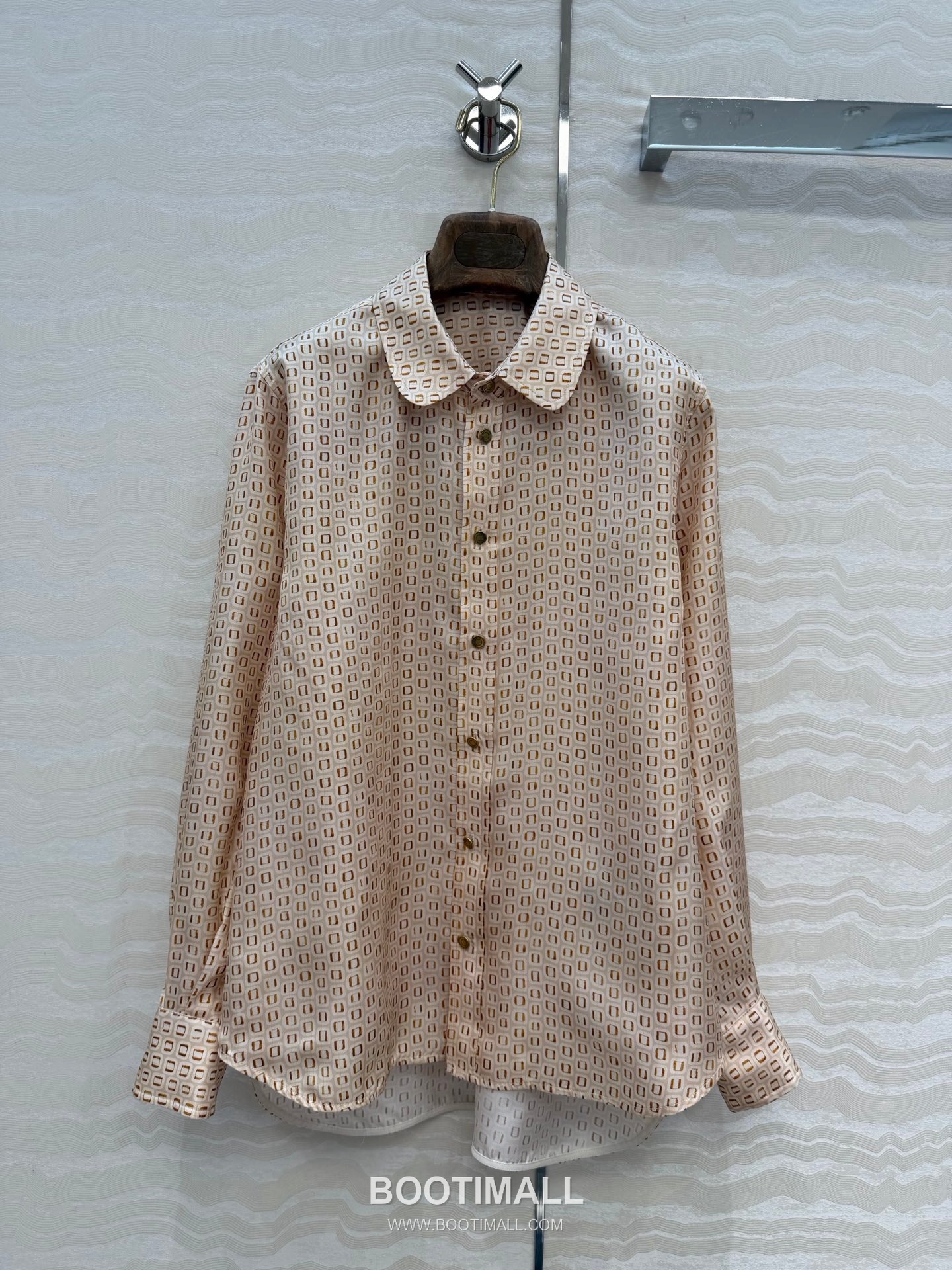 LP Thea Silk Blouse Geometric Print Gold Button 엘피 테아 실크 블라우스 기하학 프린트 골드 버튼 9