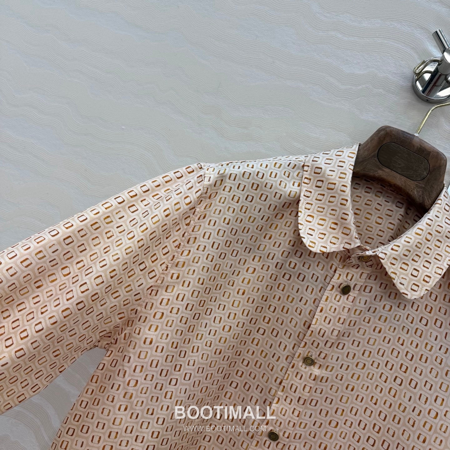 LP Thea Silk Blouse Geometric Print Gold Button 엘피 테아 실크 블라우스 기하학 프린트 골드 버튼 12