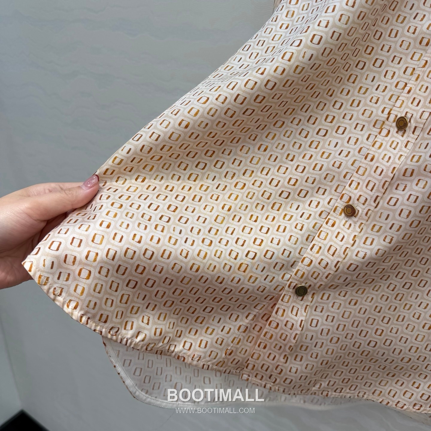 LP Thea Silk Blouse Geometric Print Gold Button 엘피 테아 실크 블라우스 기하학 프린트 골드 버튼 15