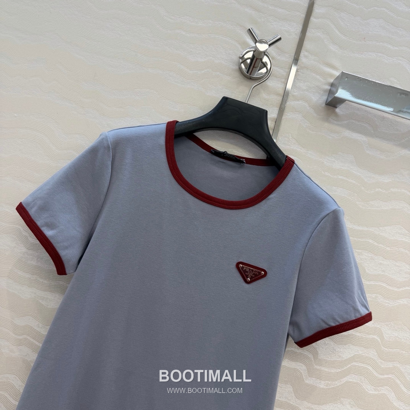 Prada Triangle Logo Cotton T-Shirt White 프라다 트라이앵글 로고 코튼 반팔 티셔츠 화이트 2