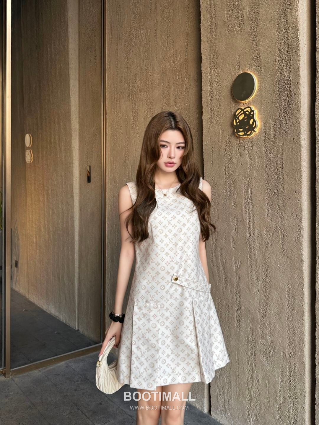 Louis Vuitton Sleeveless A-Line Dress White 루이비통 슬리브리스 A라인 드레스 화이트 12