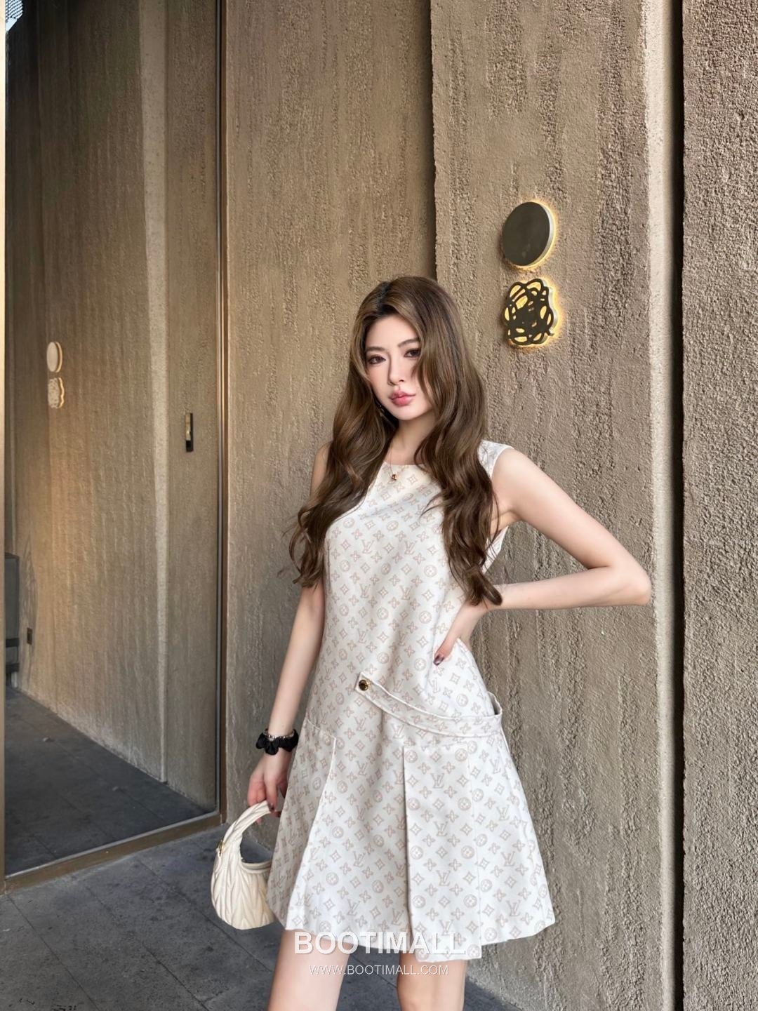 Louis Vuitton Sleeveless A-Line Dress White 루이비통 슬리브리스 A라인 드레스 화이트 16